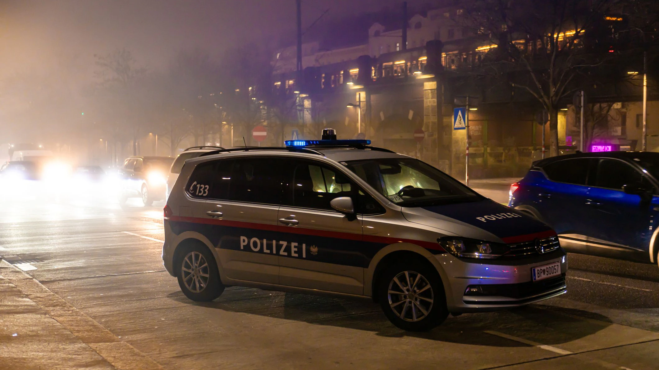 Heute.at - Kontrolle endet mit Hammer-Fund – Trio  festgenommen
