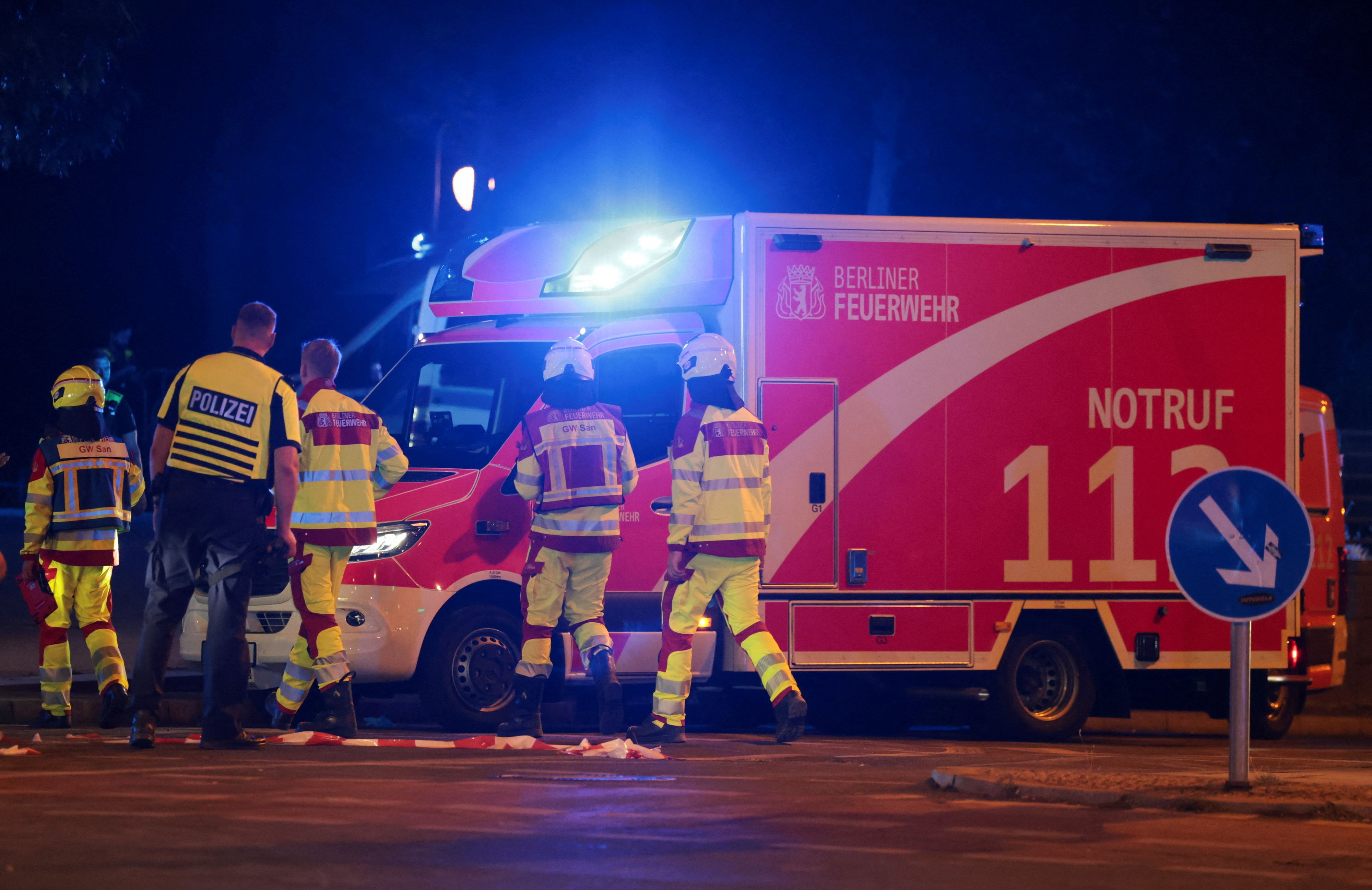 Zahlreiche Rettungskräfte stehen im Großeinsatz. 