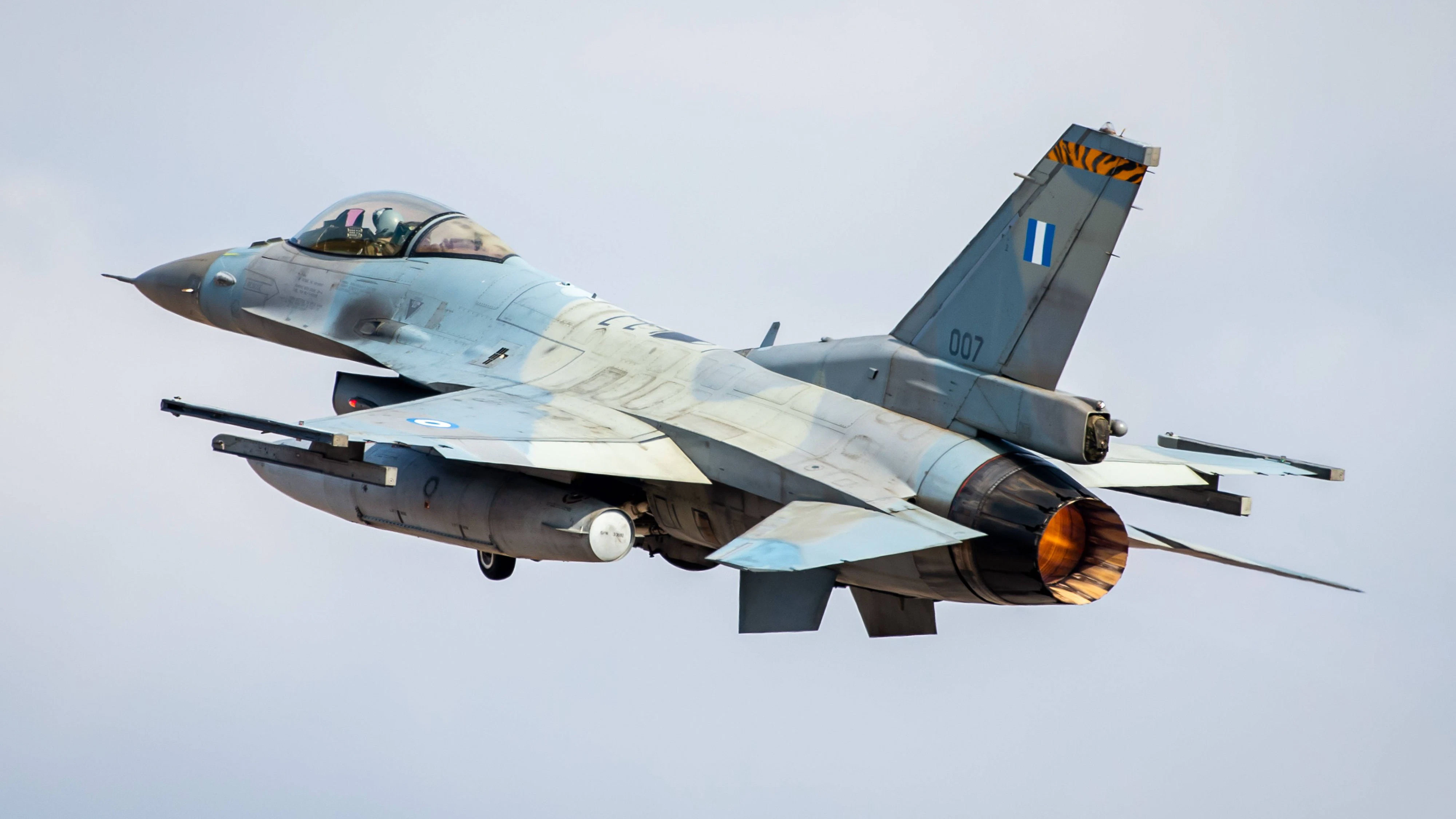 Heute.at - Kampfjet schießt erneut Drohne über NATO-Land ab