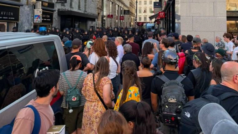 Heute.at - Polizei im Großeinsatz – Demo in der Wiener City
