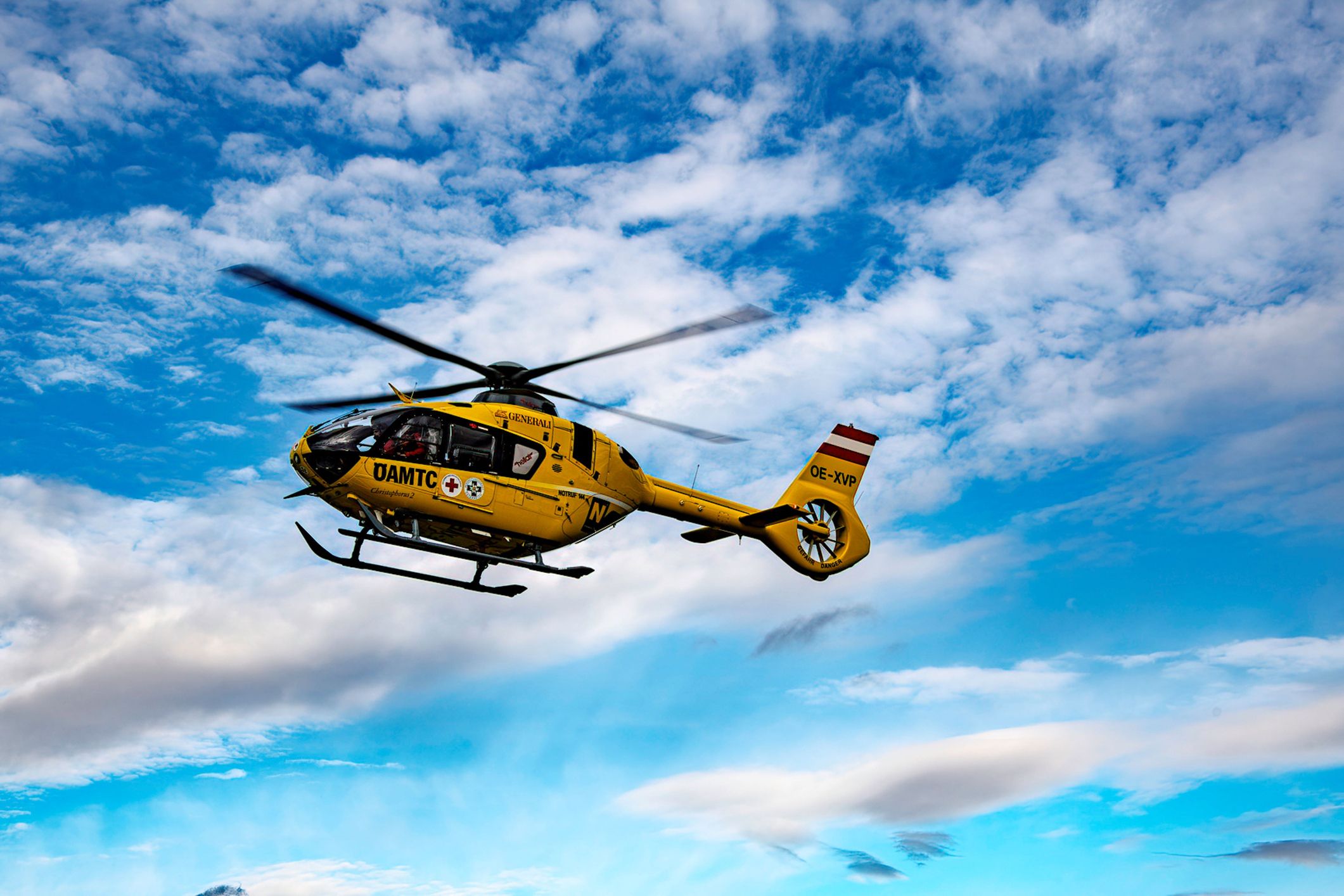 Der 44-Jährige wurde mit lebensgefährlichen Verletzungen ins Spital geflogen. (Symbolbild)