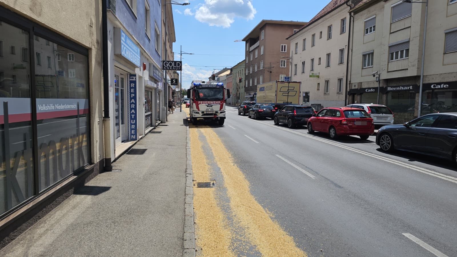 Mehrere hundert Meter Hafer auf Grazer Straße verloren