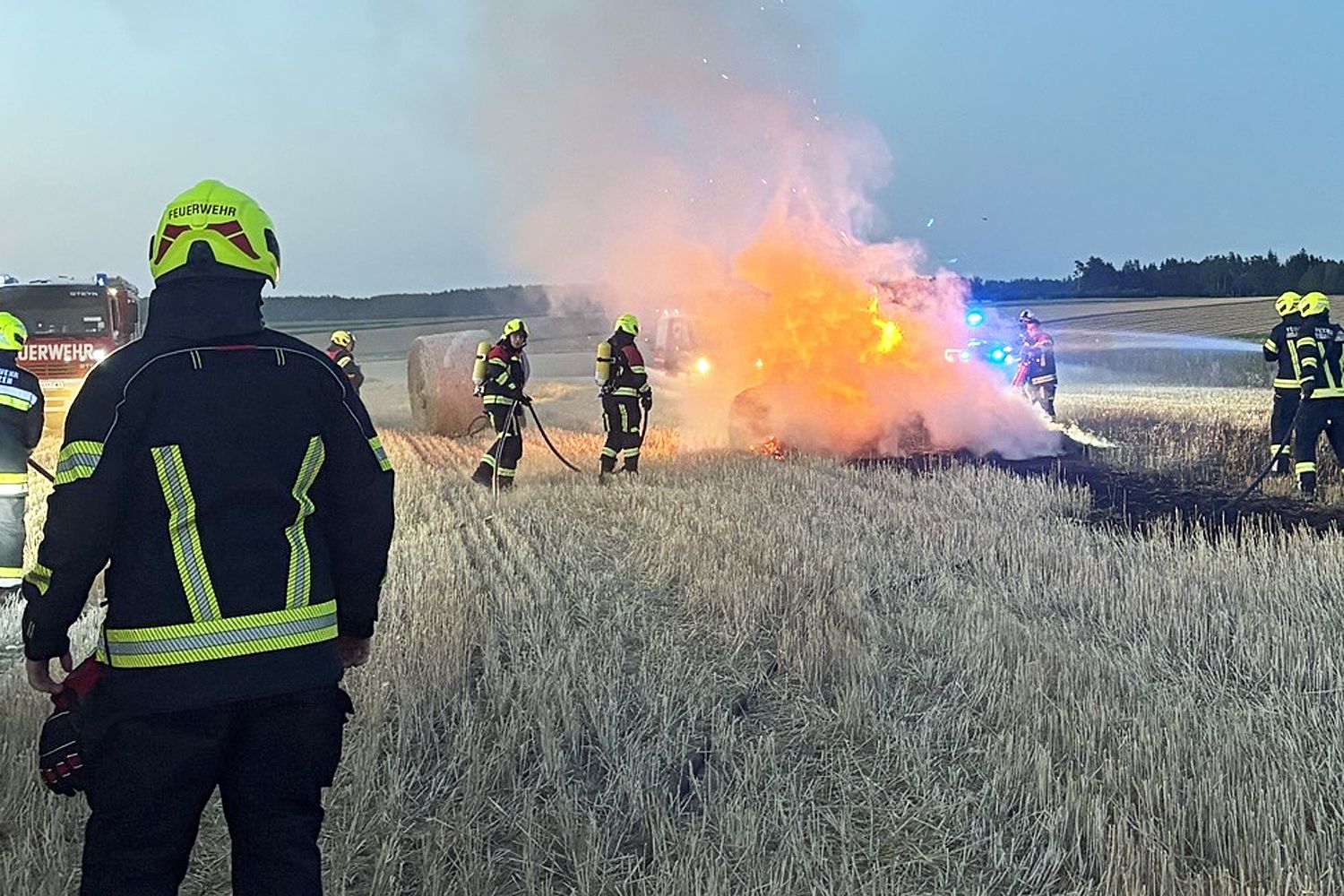Mehrere Brände forderte 18 Feuerwehren