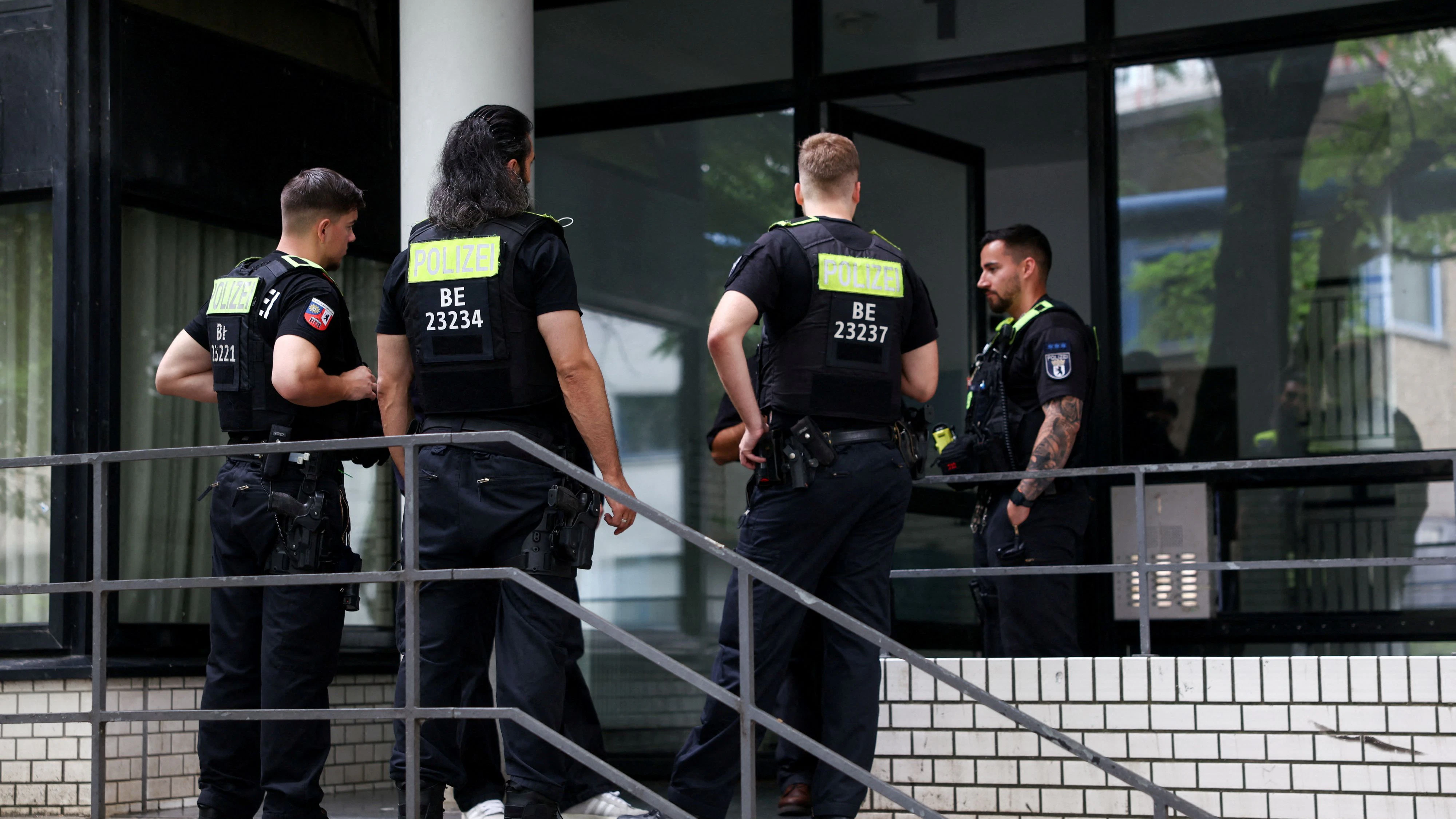 Heute.at - Abdul B. vor CSD-Terror auf Syrien-Reise gestoppt
