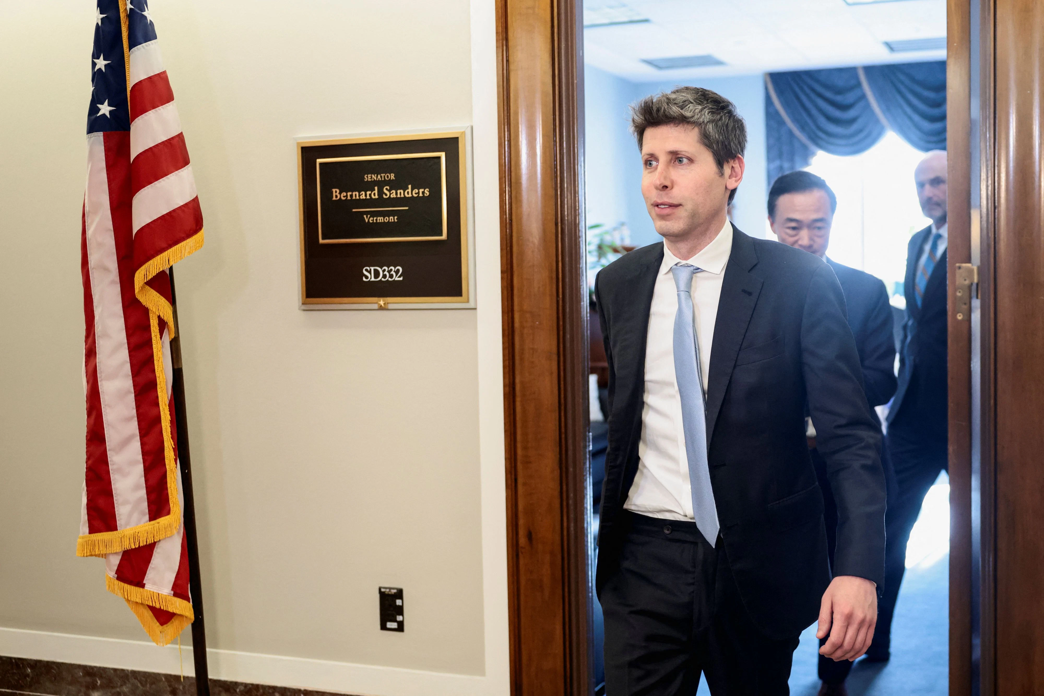 Hebt das Angebot für ChatGPT-Nutzer auf ein neues Level: OpenAI-Gründer Sam Altman nach einer Anhörung im US-Kongress