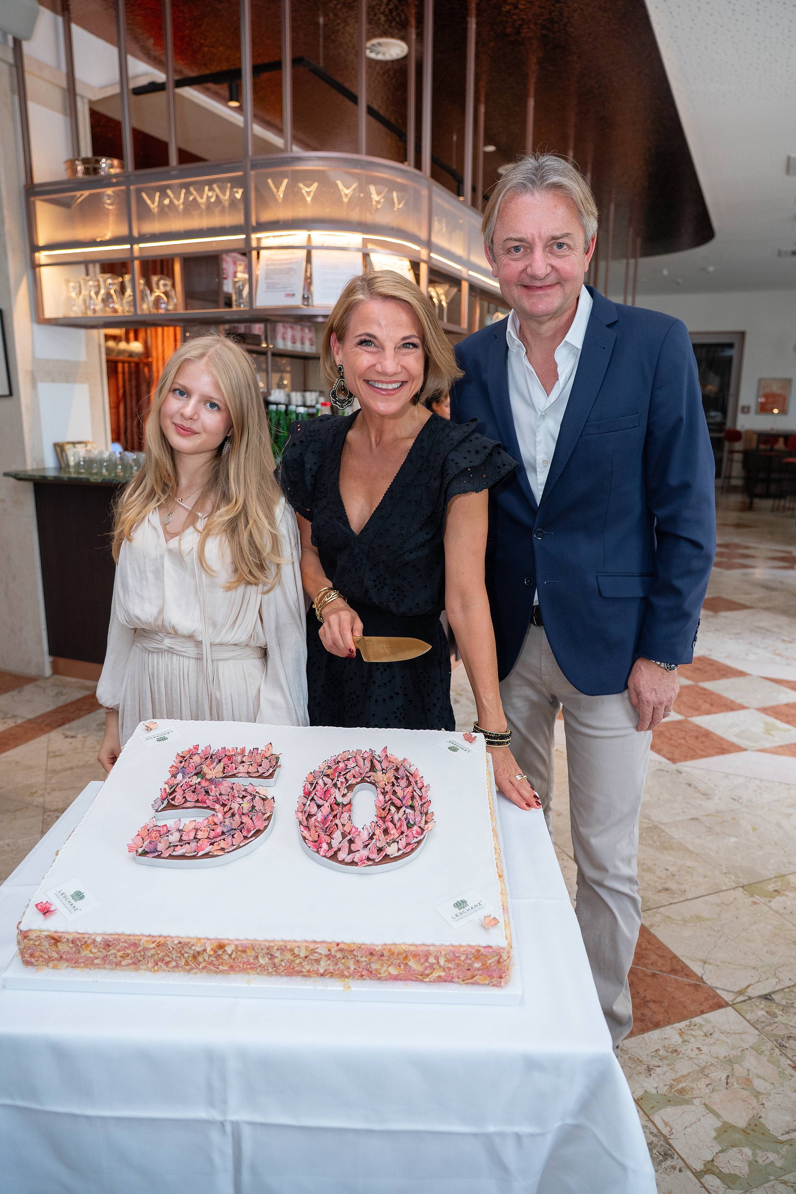 Kristina Sprenger feierte mit Ehemann Gerald Gerstbauer und Tochter Rosa