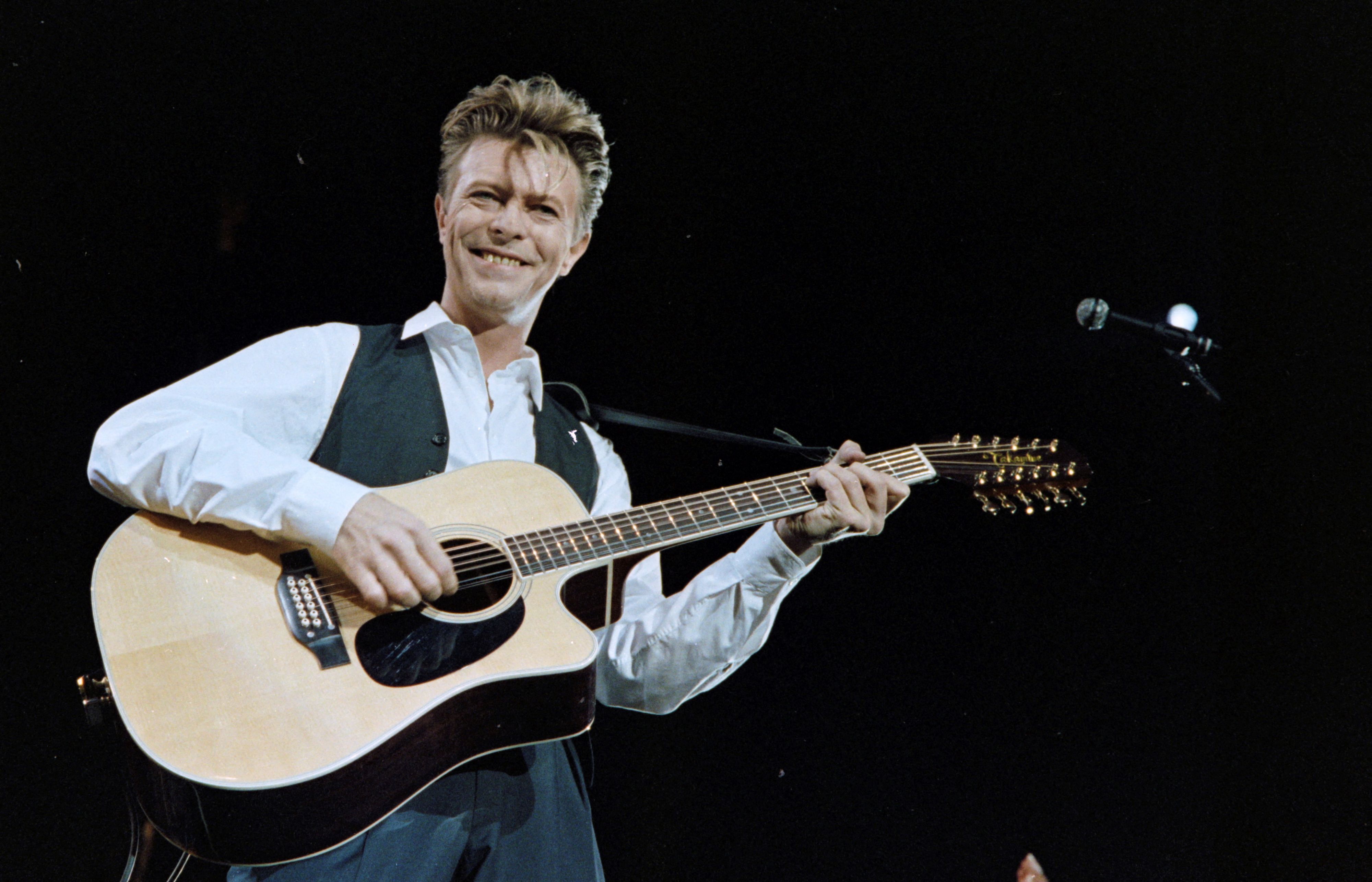Heute.at - Frühe Bowie-Songs mit Jimmy Page erscheinen