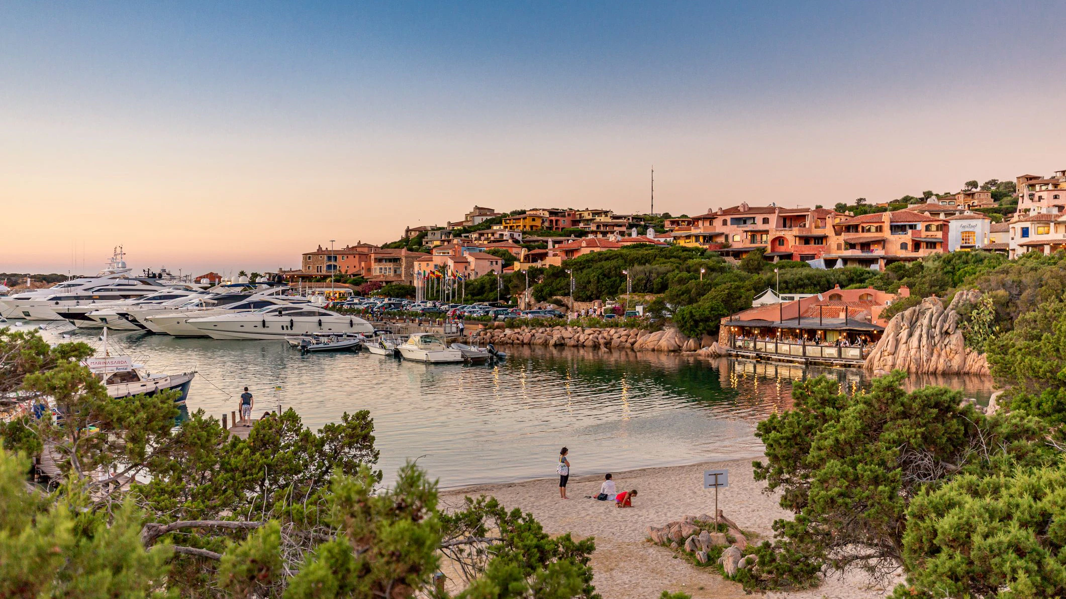 One of the most beautiful evenings of the Sardinia in the setting of Porto Cervo, between sunsets and luxury Yatches