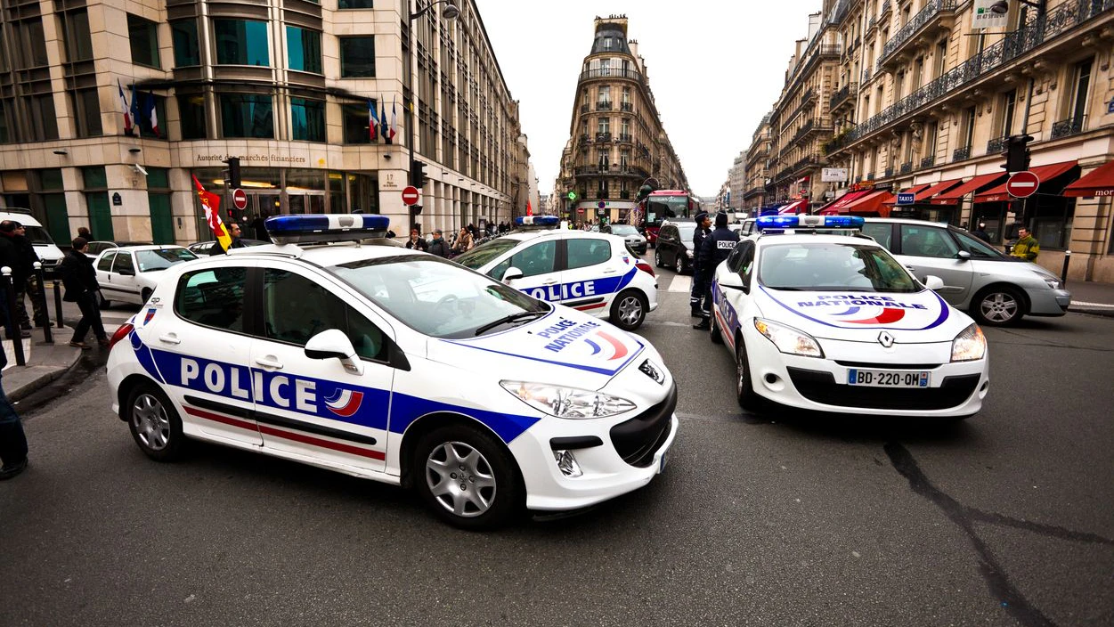 Heute.at - Drama in Paris – Messer-Mann richtet Blutbad an