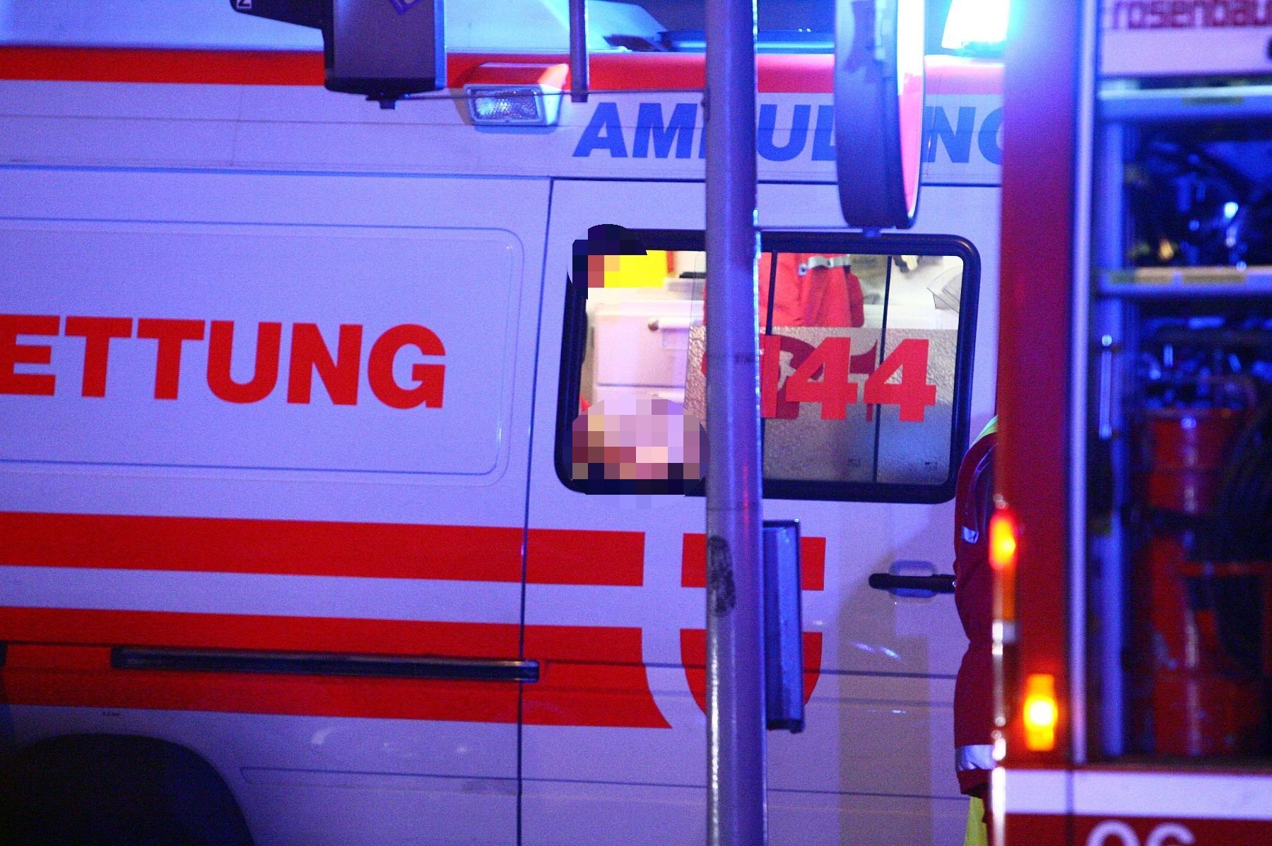 Die Einsatzkräfte rückten zum Unfallort aus.
