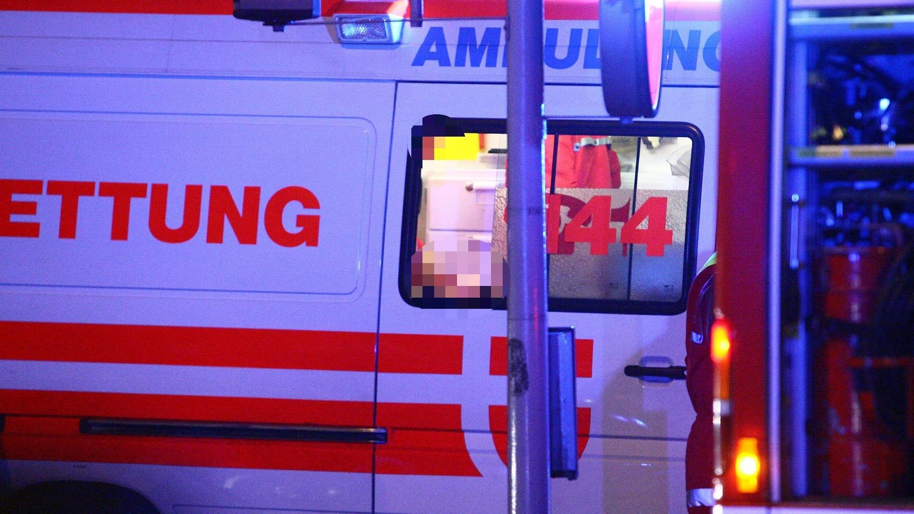 Heute.at - Mann steigt aus Auto aus, Freund überfährt ihn – tot