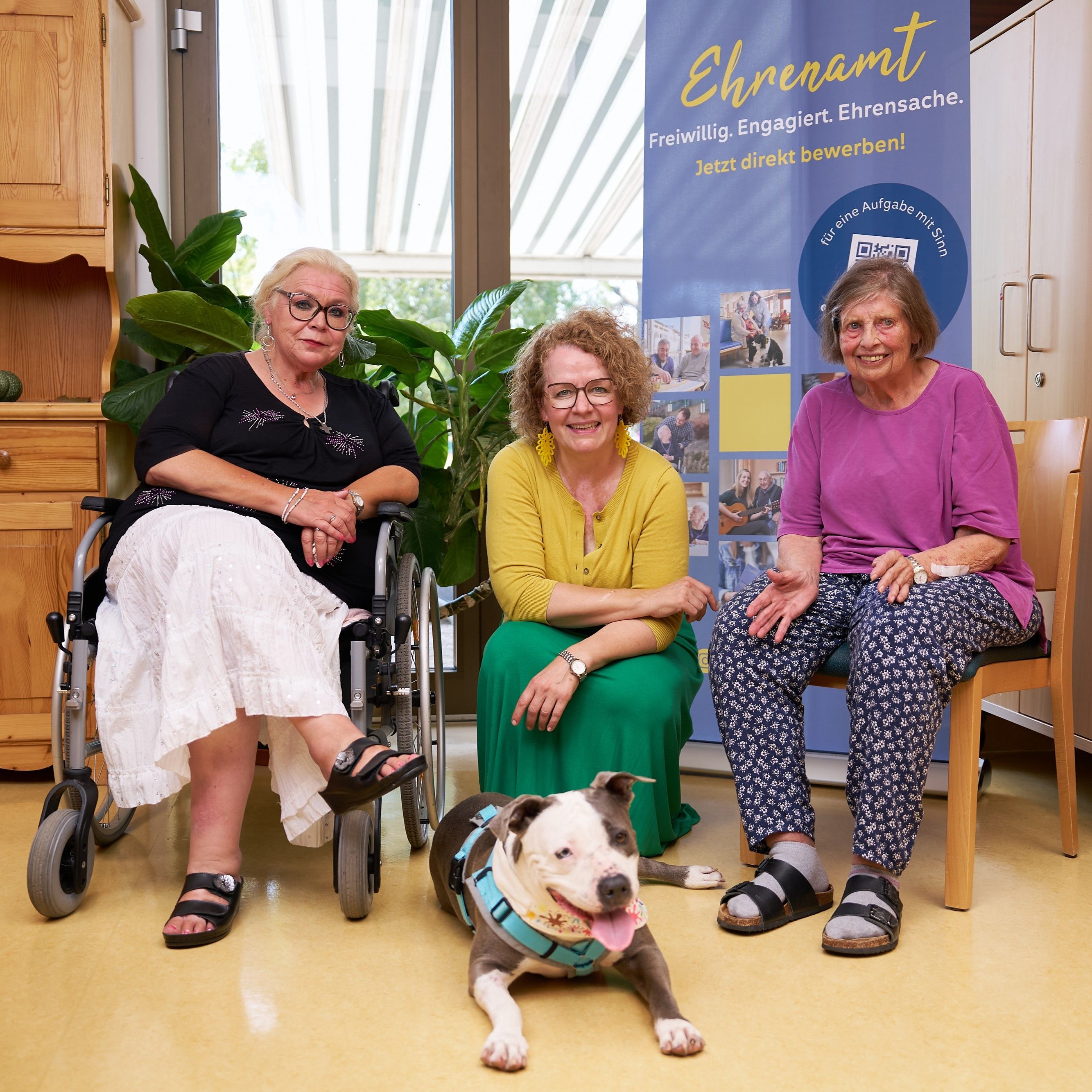 Bewohnerin Erika Neubauer, Landesrätin Christiane Teschl-Hofmeister undBewohnerin Barbara Krenn (v.l.)