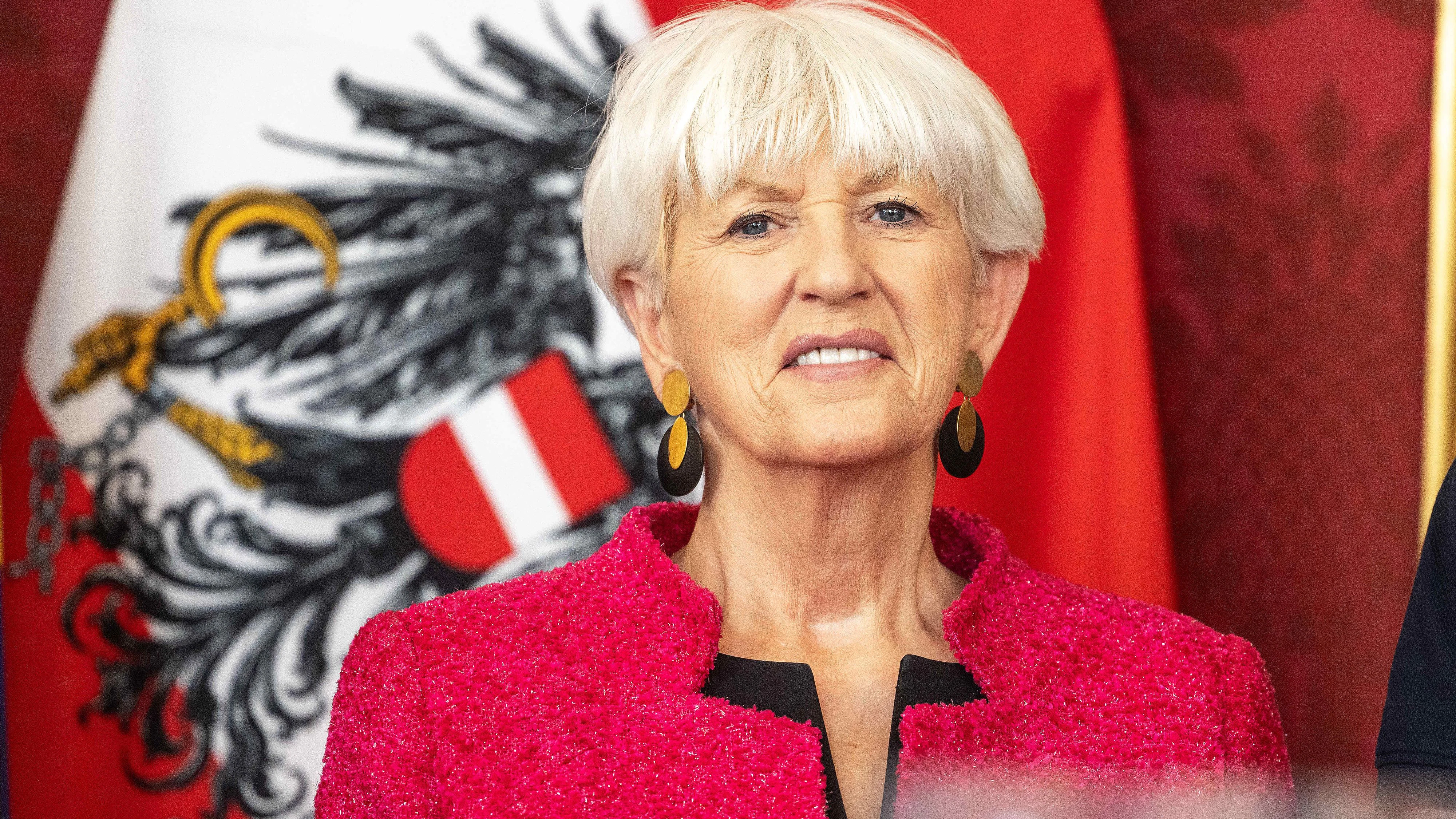 Heute.at - Austritt wegen Ruck – Ex-ÖVP-Ministerin rechnet  ab