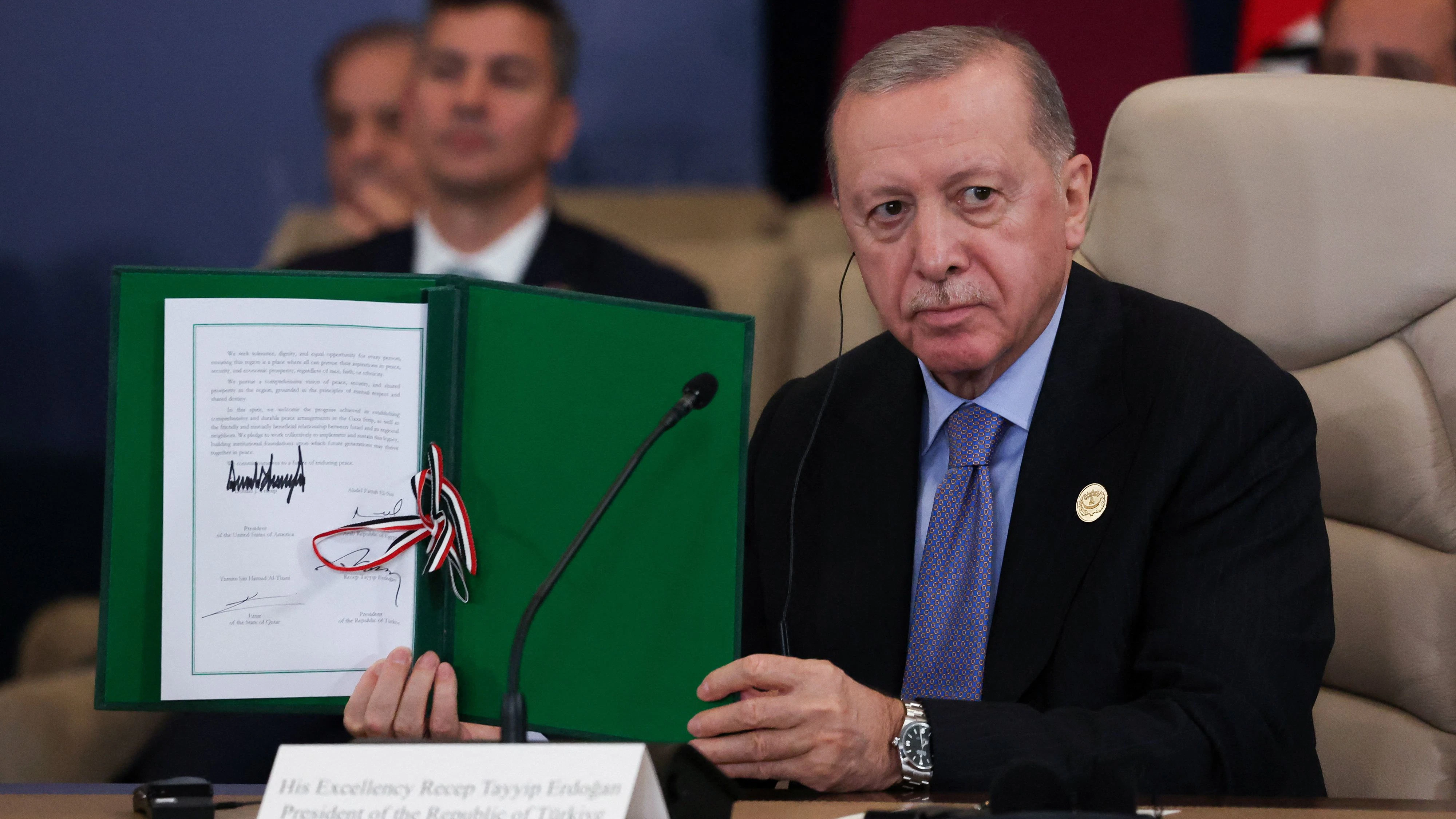 Heute.at - Erdoğan feuert Gouverneur, weil er Radlerhose trug