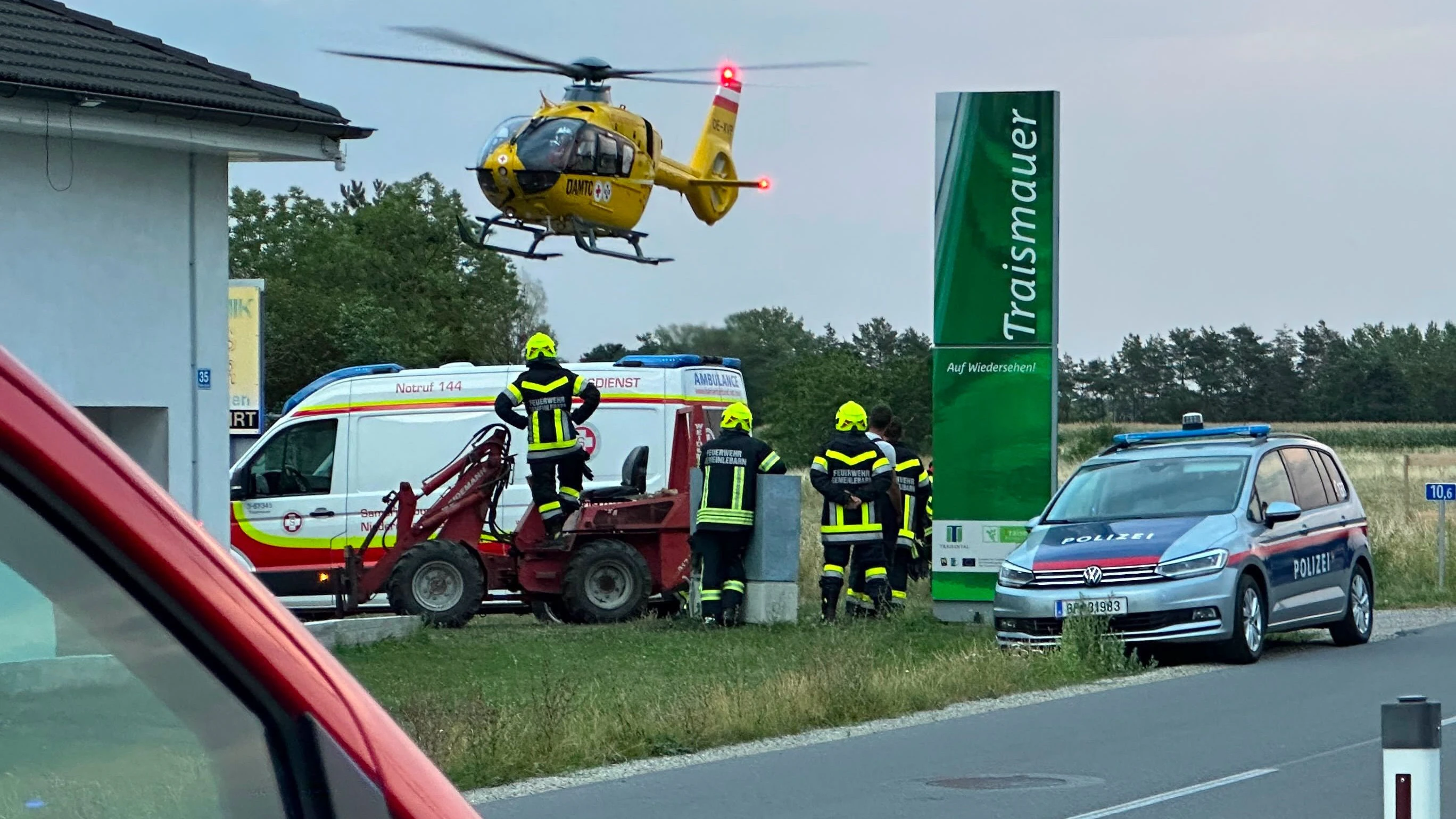 Heute.at - Passant findet leblose Person in Pkw – Unfall vermutet