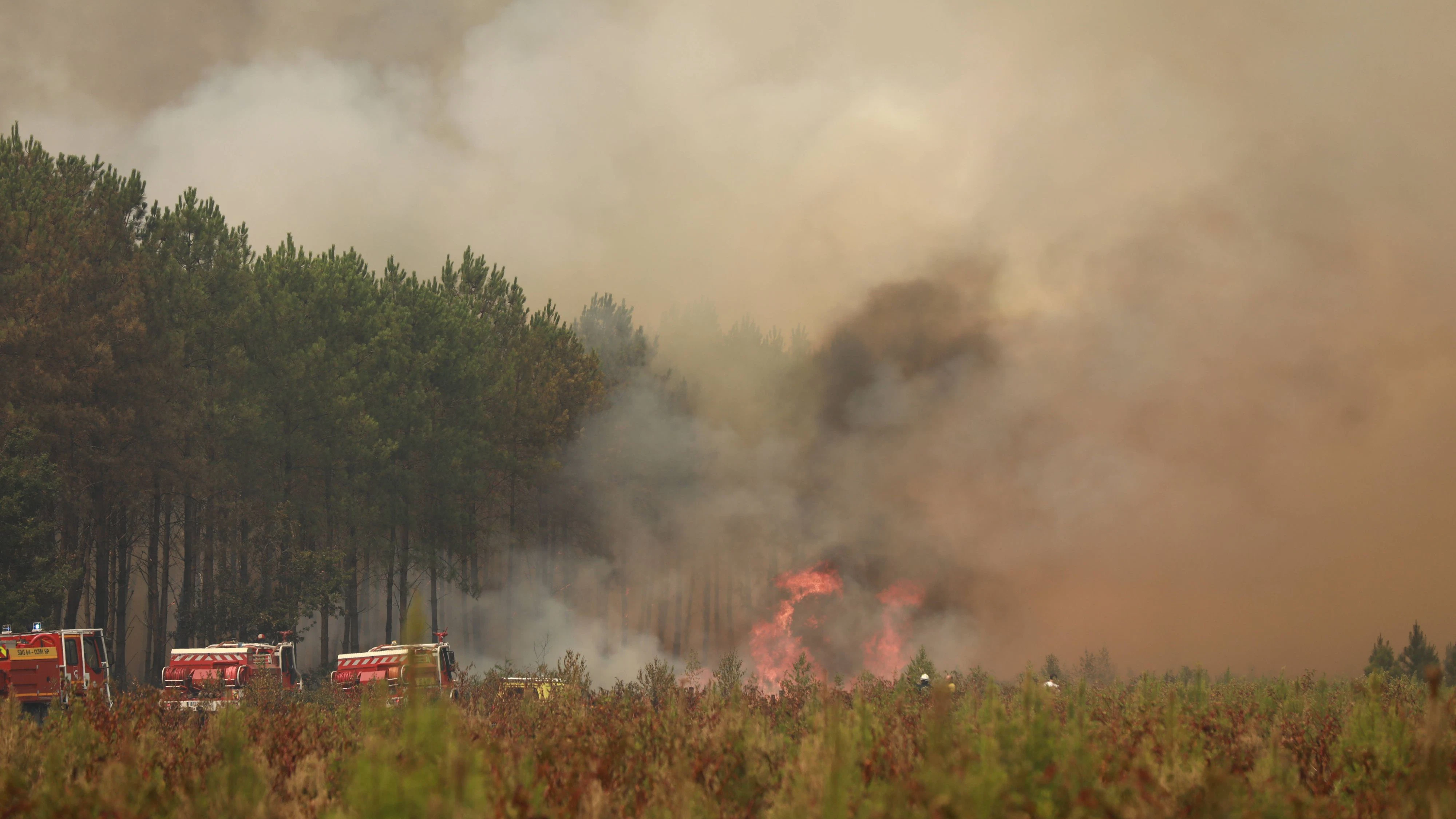 Heute.at - Eigene Wetterwolke – Feuersturm völlig außer Kontrolle