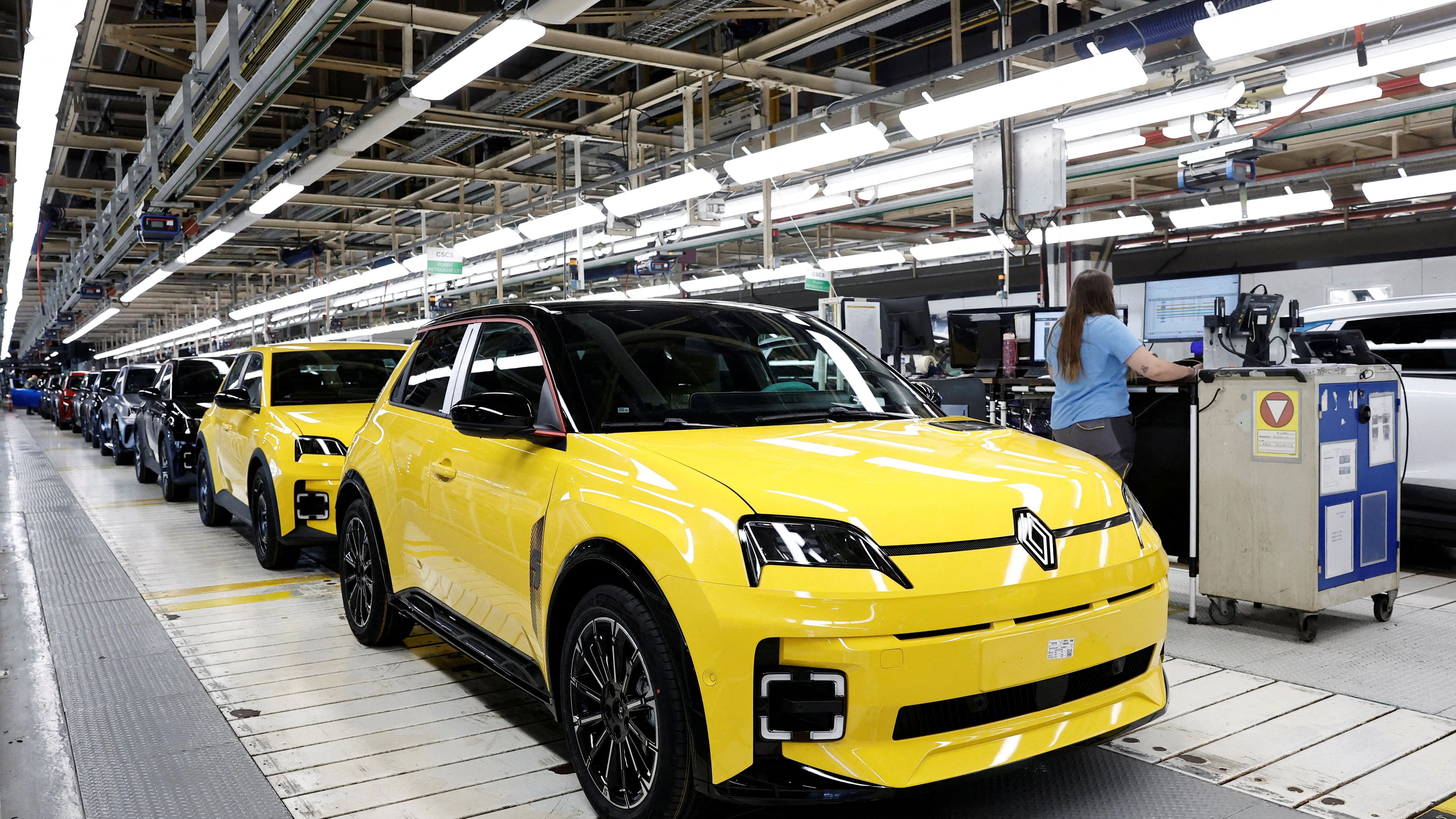Heute.at - Renault in Frankreich wegen Dieselskandal vor Gericht