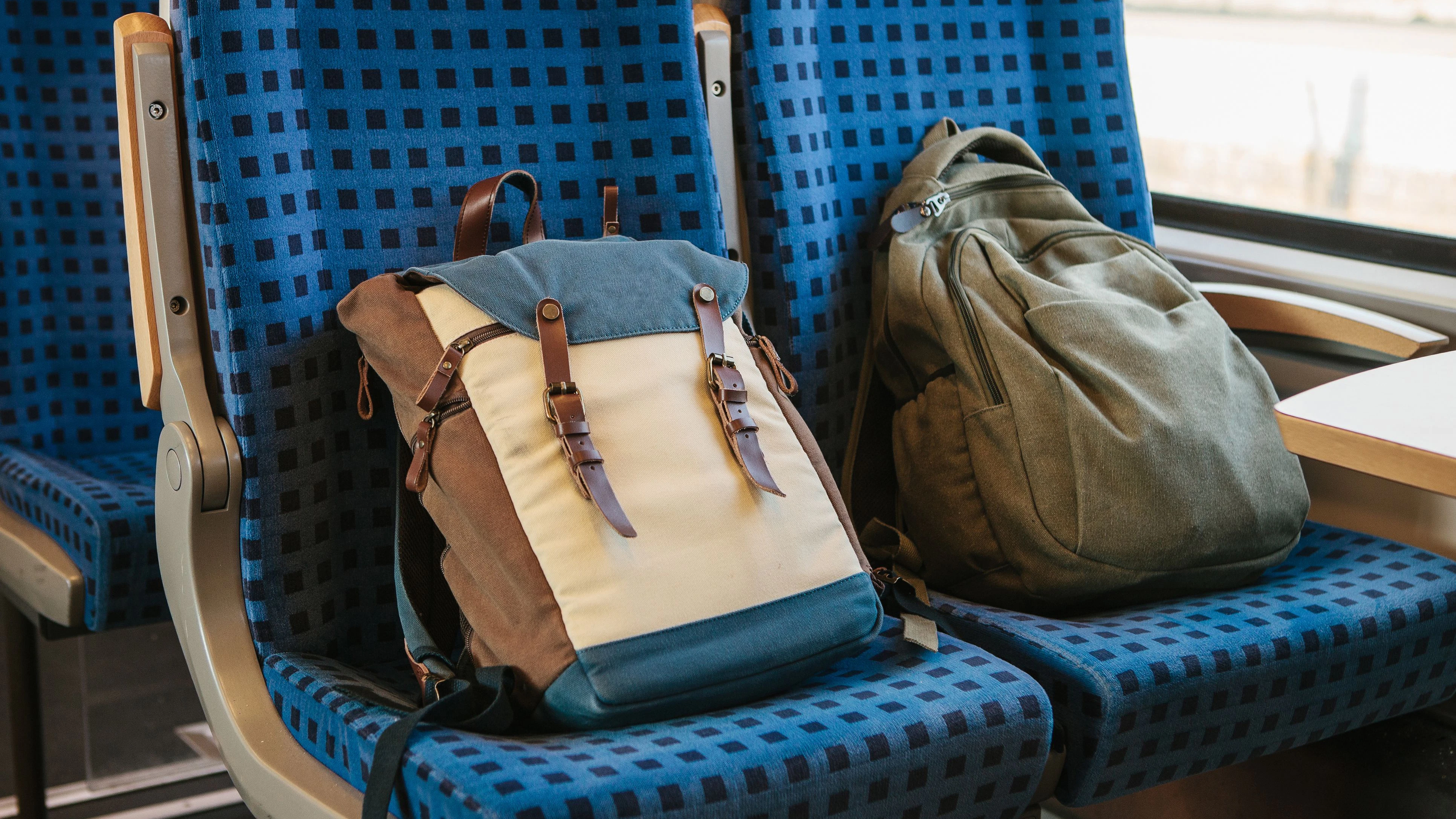 Heute.at - Niederländische Bahn will Gepäck auf Sitzen verbieten