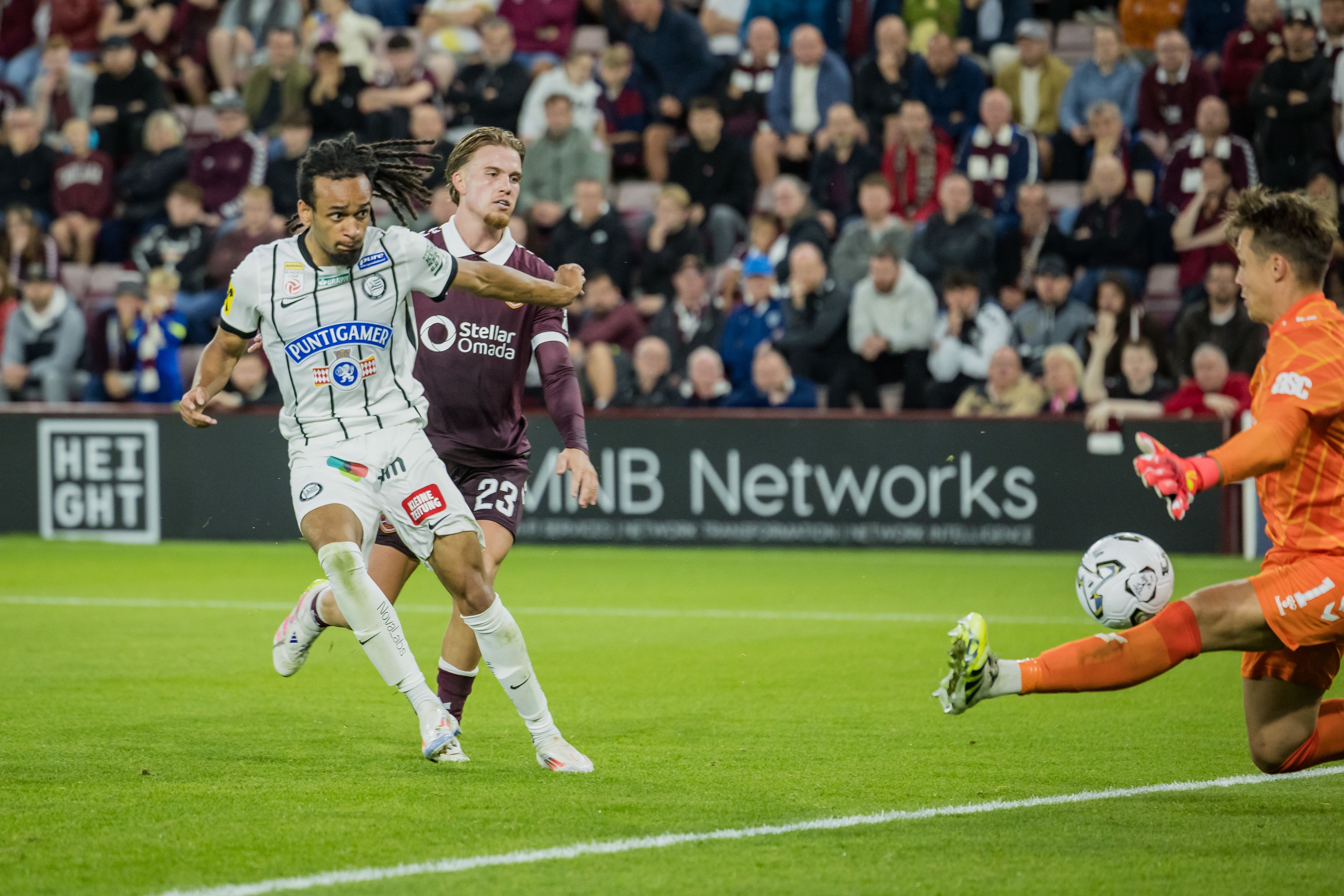 Sturm Graz jubelt über die Führung gegen Hearts. 