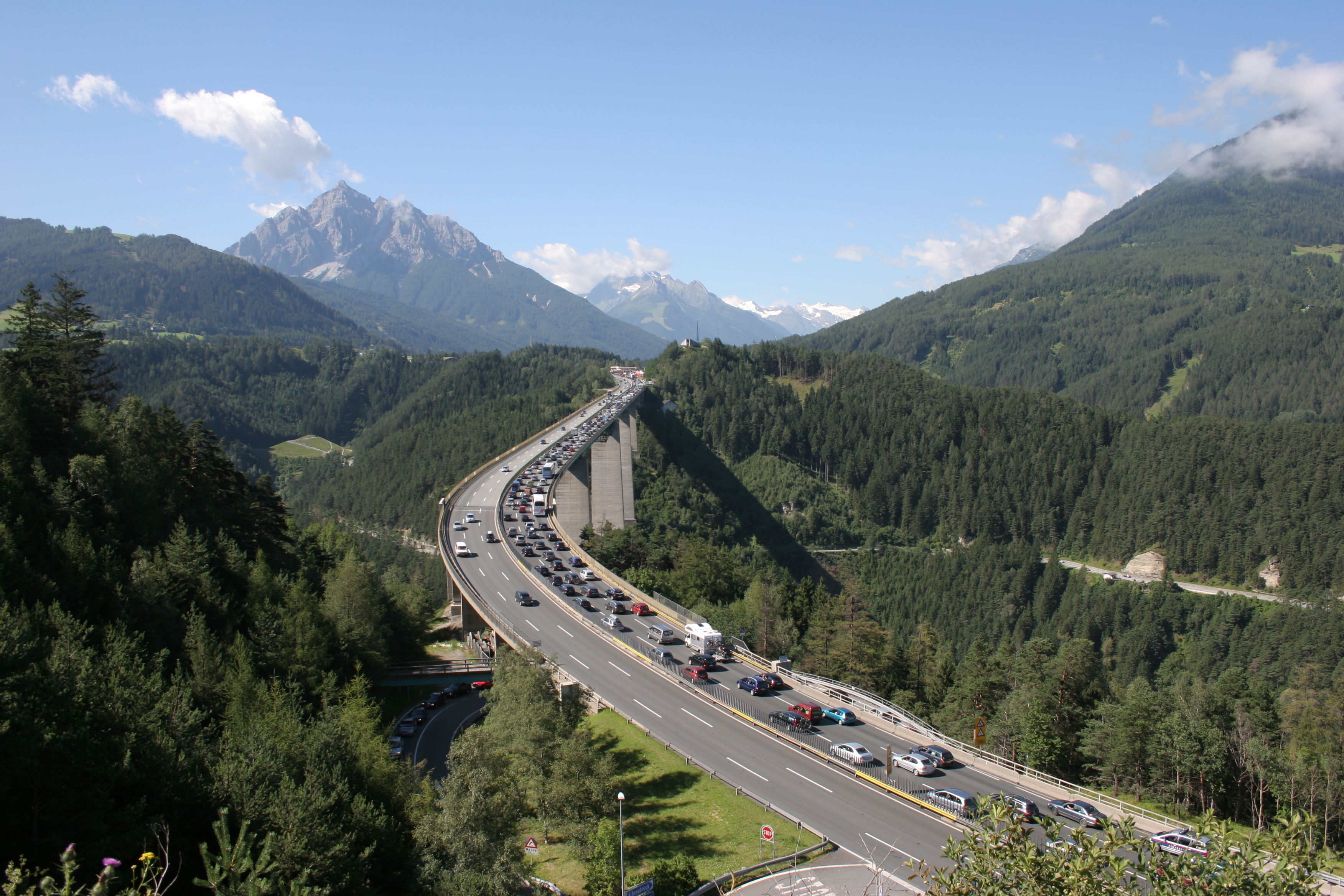 Heute.at - Experten befürchten Stau-Chaos in Österreich