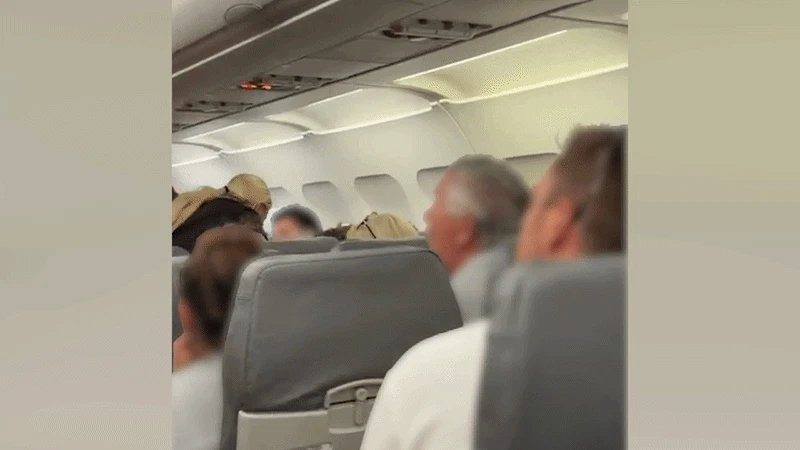 Heute.at - Wien-Flug – Passagiere saßen 5 Stunden in Flieger fest
