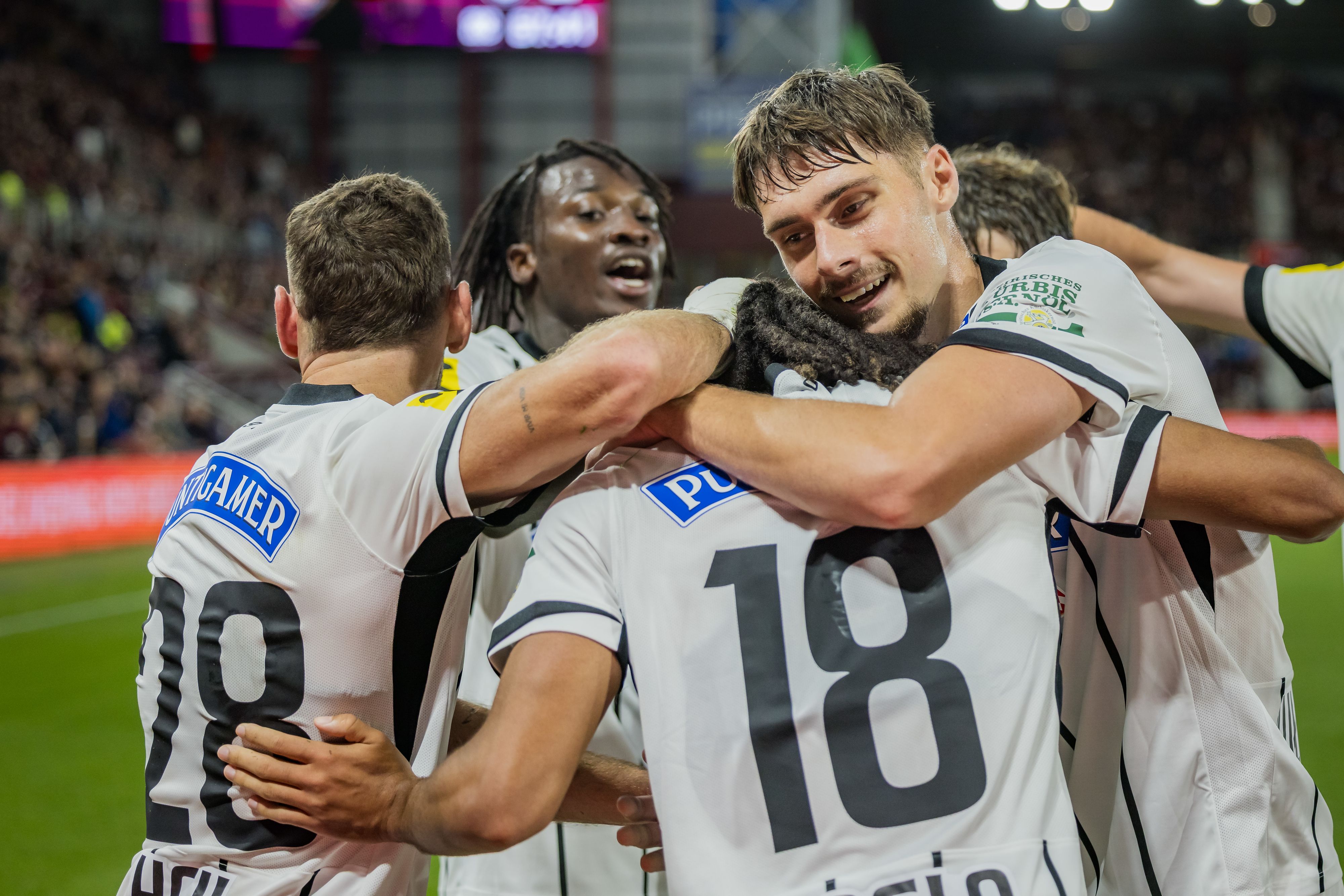 Sturm Graz feiert den Aufstieg in der Champions-League-Qualifikation. 
