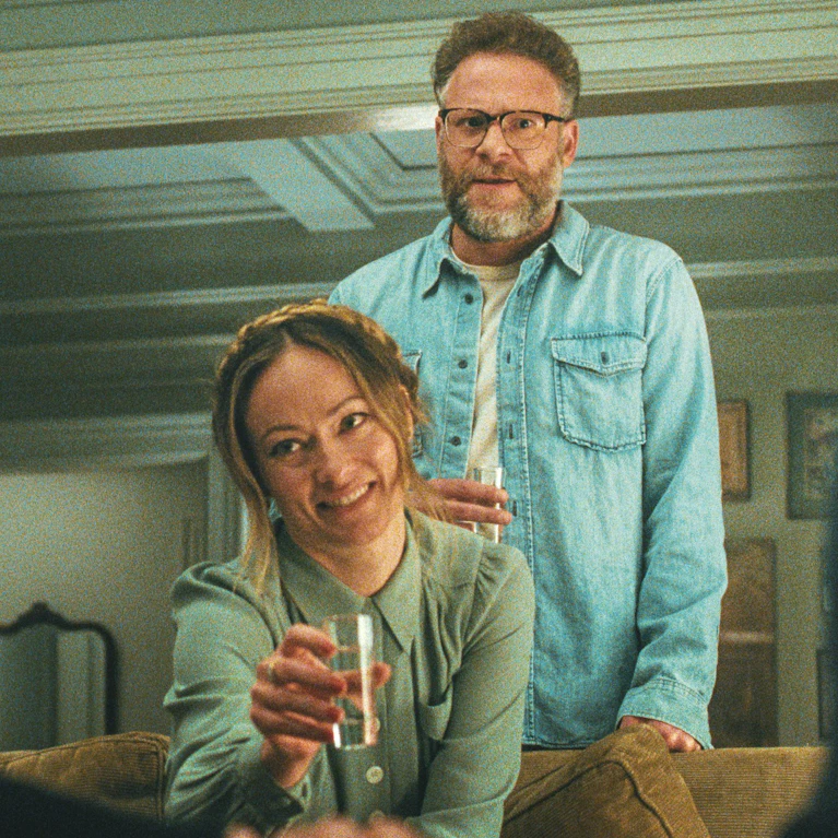 In der scharfzüngigen Beziehungskomödie "The Invite" stellen Penélope Cruz und Edward Norton das eingespielte Ehepaar Olivia Wilde und Seth Rogen auf eine harte Probe. Heraus kommt einer der originellsten und witzigsten Filme des Jahres – jetzt neu im Kino.
