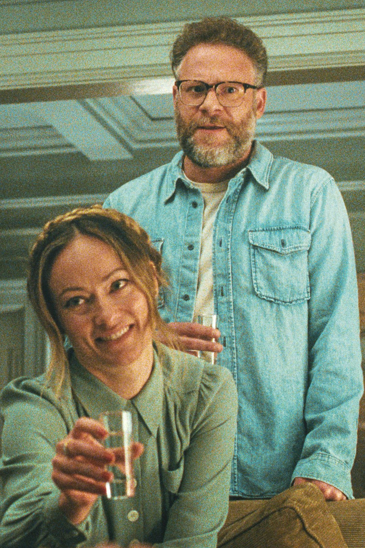 "Partnertausch? Oh, danke, wir fühlen uns sehr geschmeichelt!" – Olivia Wilde und Seth Rogen als spießiges Ehepaar in "The Invite" …