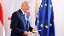 Kanzler prüft Fußfessel für Gefährder