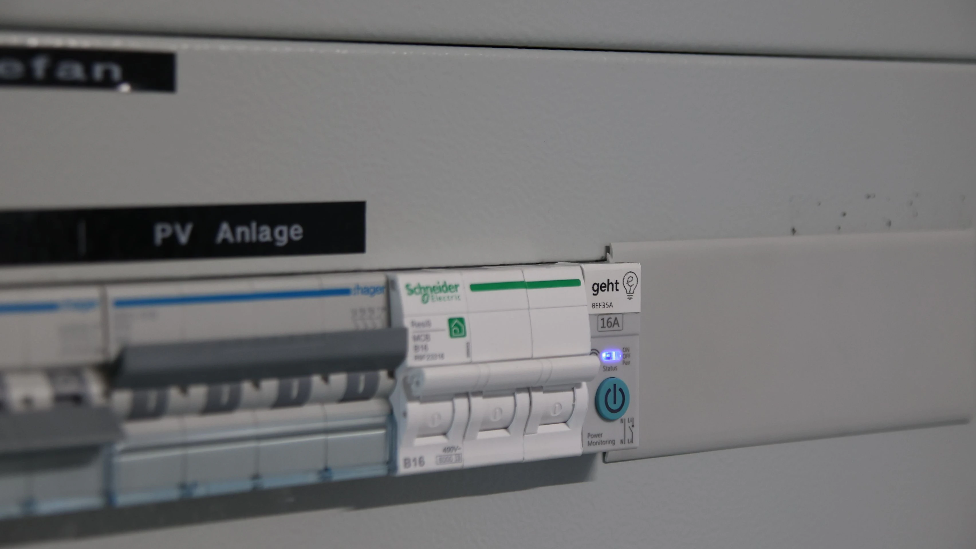 Der Energiespeicher für die Stromwende könnte längst im Badezimmer hängen. Ein Tiroler Startup will bestehende Boiler intelligent steuern.