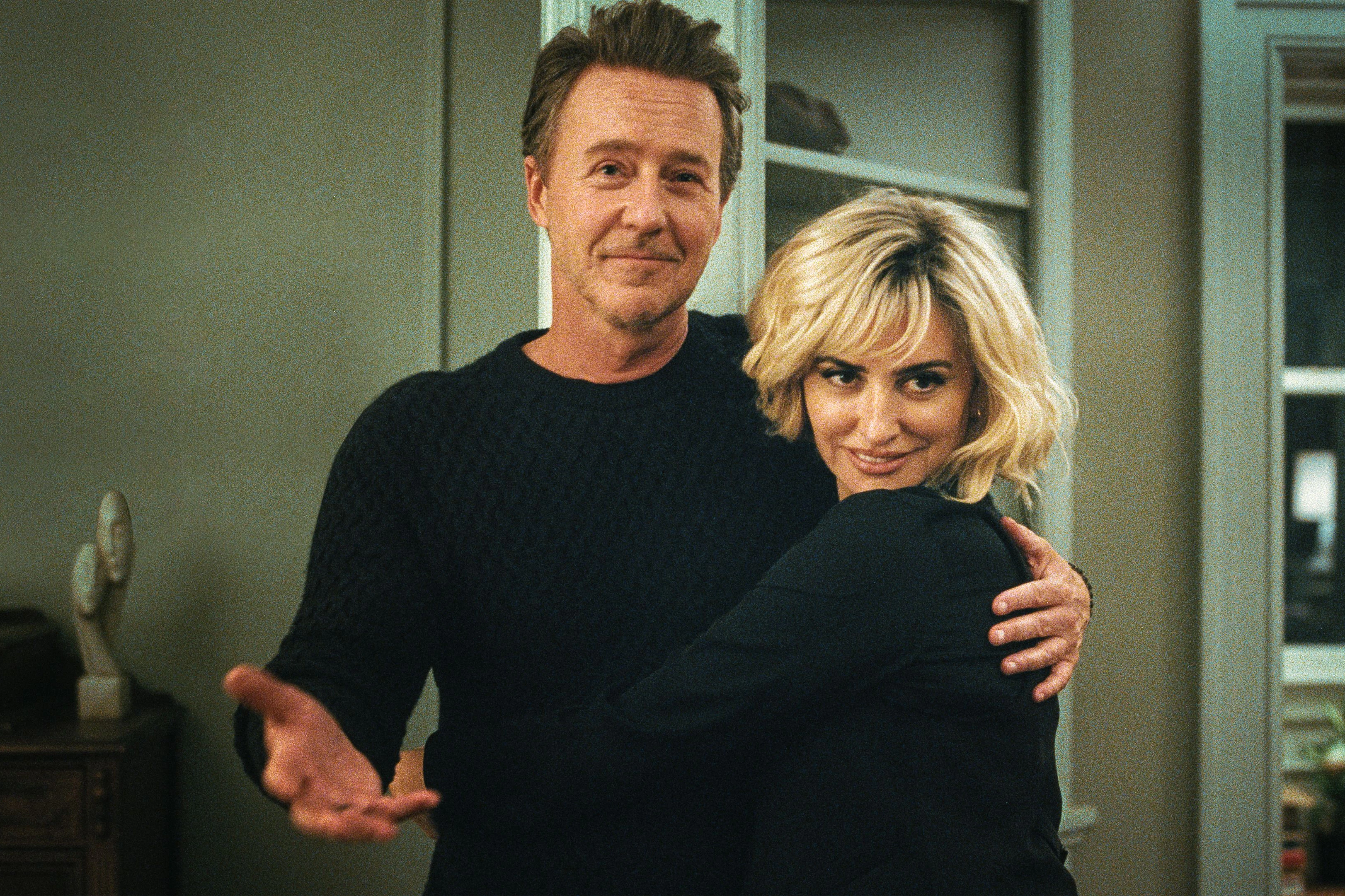 … sowie Edward Norton und Penélope Cruz als ihre aufgeschlossenen Nachbarn