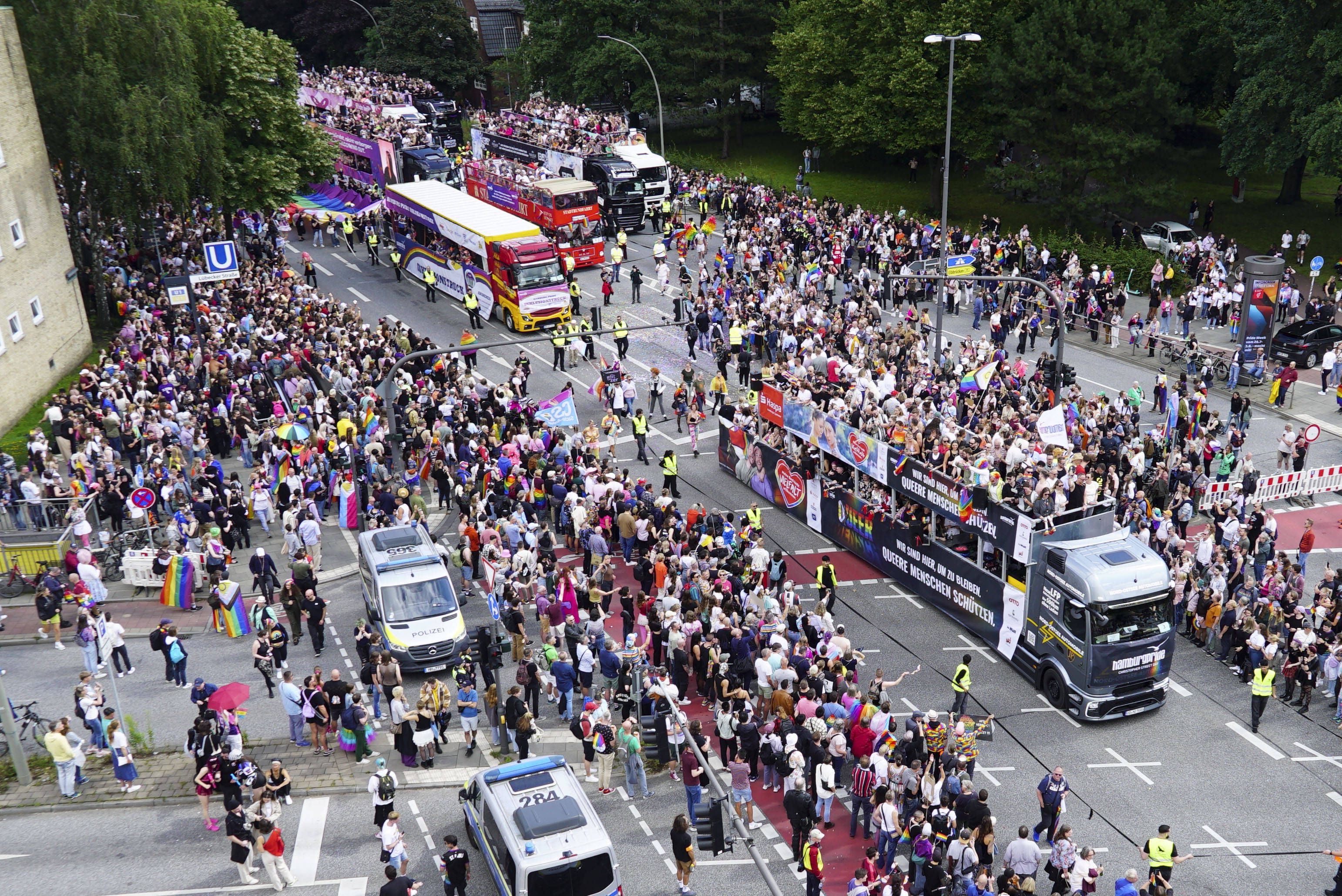 Beim CSD in Hamburg sollen doppelt so viele Beamte im Einsatz stehen als im Vorjahr. (Symbolbild)