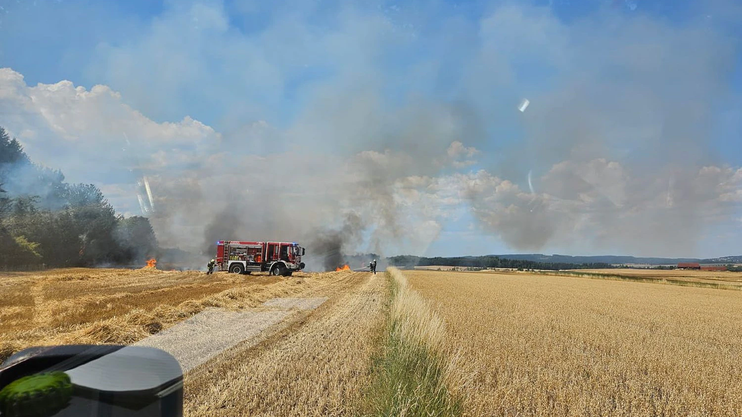 Heute.at - Großeinsatz bei Bahndammbrand im Waldviertel