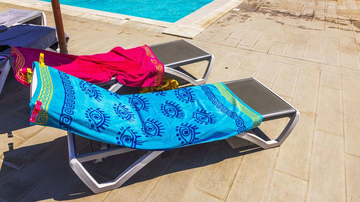 Heute.at - Juckpulver! Sonnenliegen-Kampf auf Mallorca eskaliert