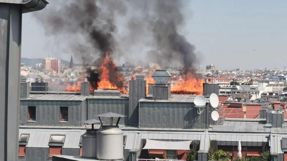 Heute.at - Flammeninferno in Wien – es herrscht Alarmstufe 3