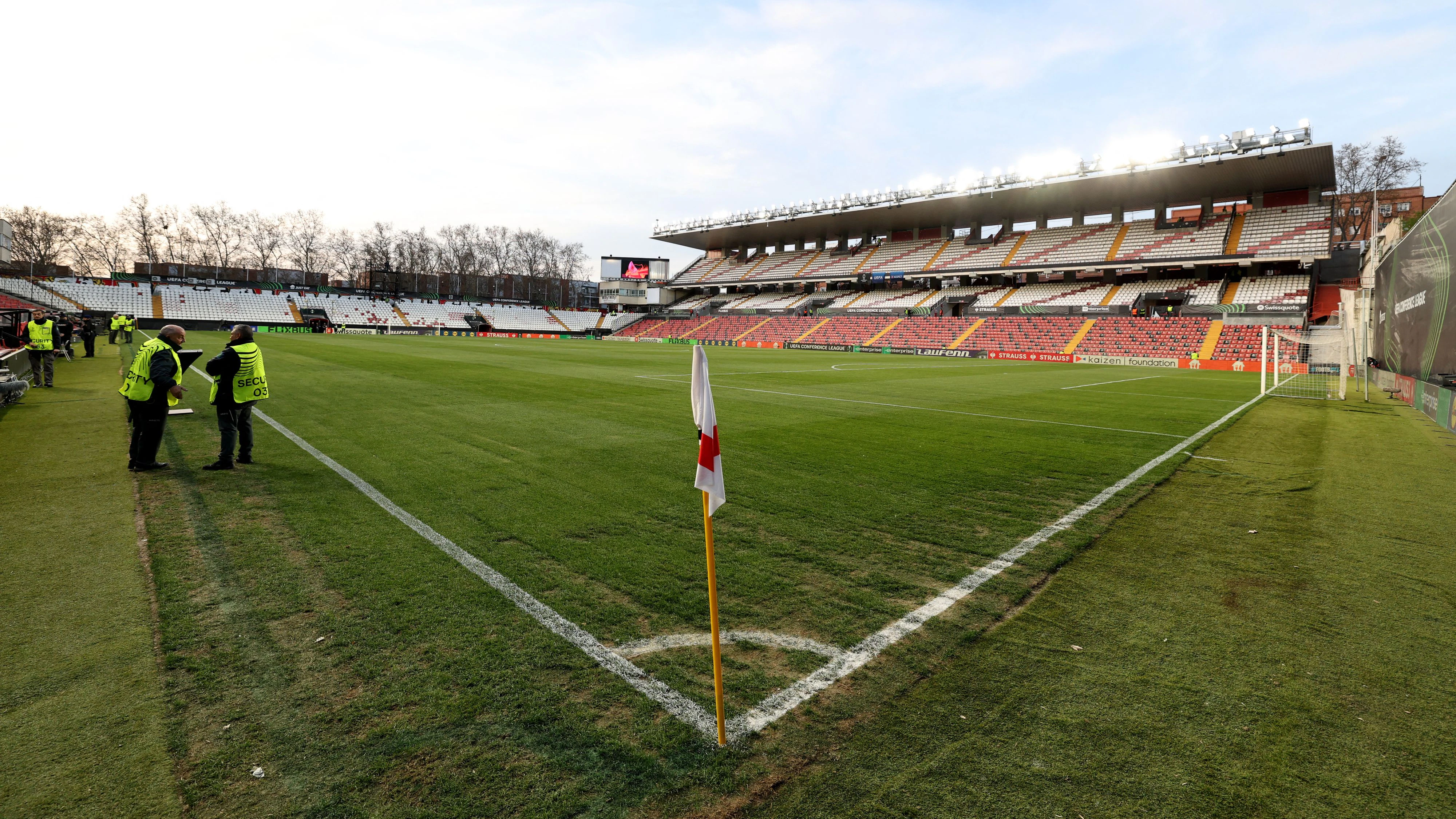 Heute.at - Gesundheitsgefahr – Stadion von Top-Verein gesperrt