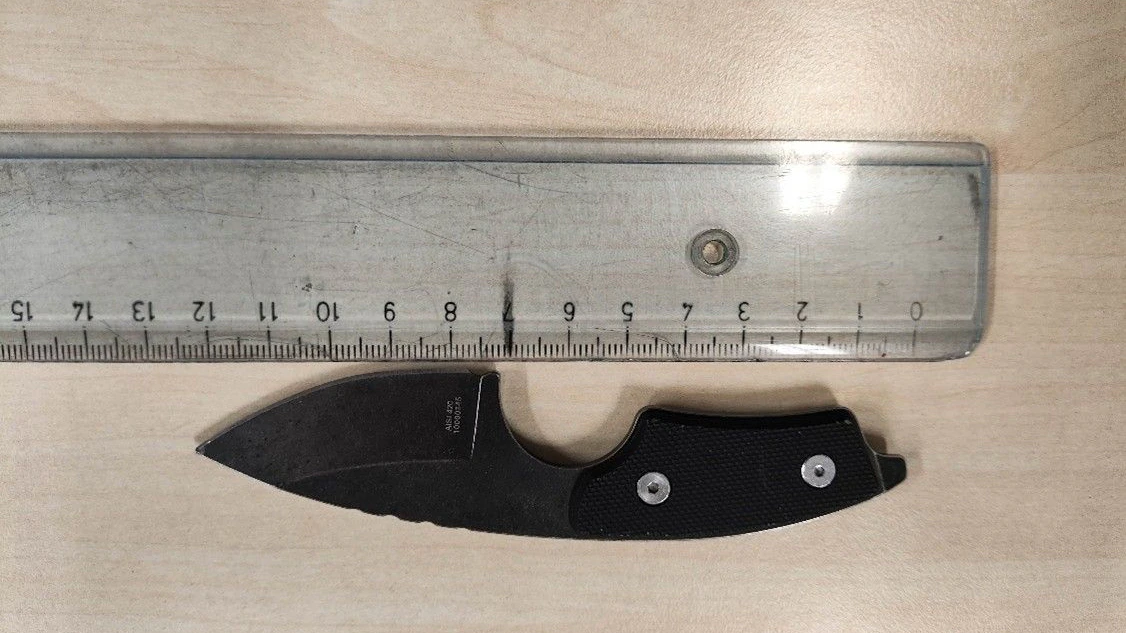 Die Tatwaffe war wieder ein Messer.