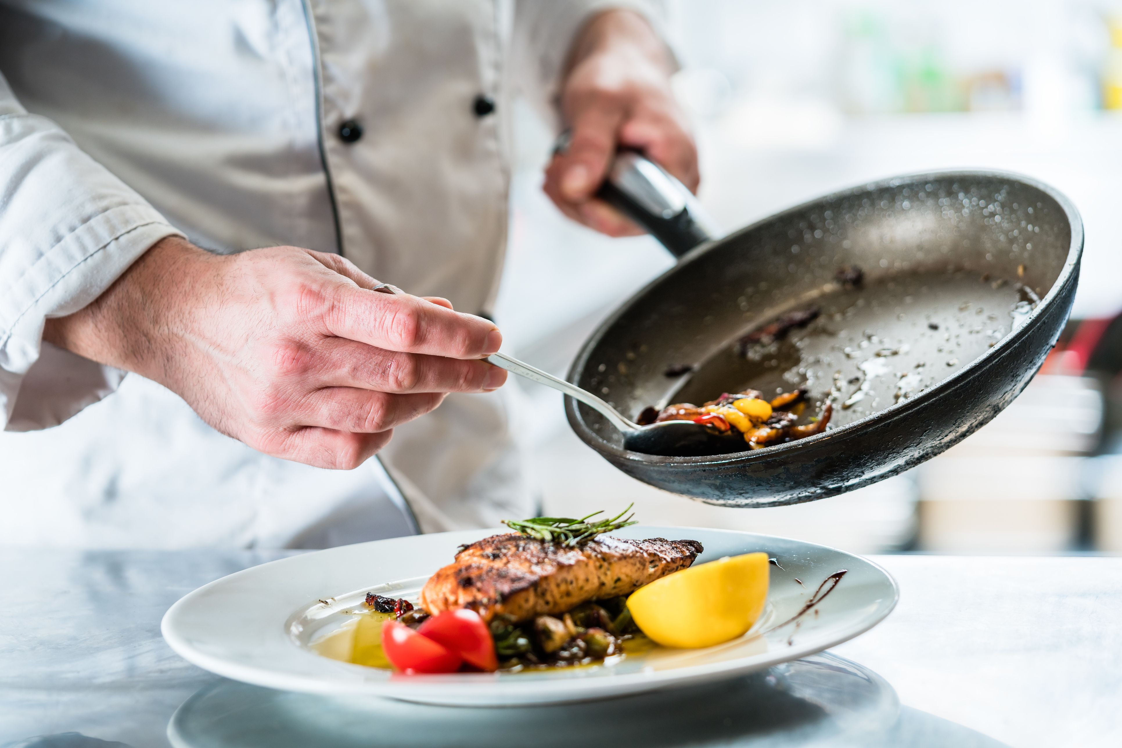 Vom Gasthaus bis zur Haubenküche: Neue Zahlen zeigen, wie viel Köche in Österreich tatsächlich verdienen.