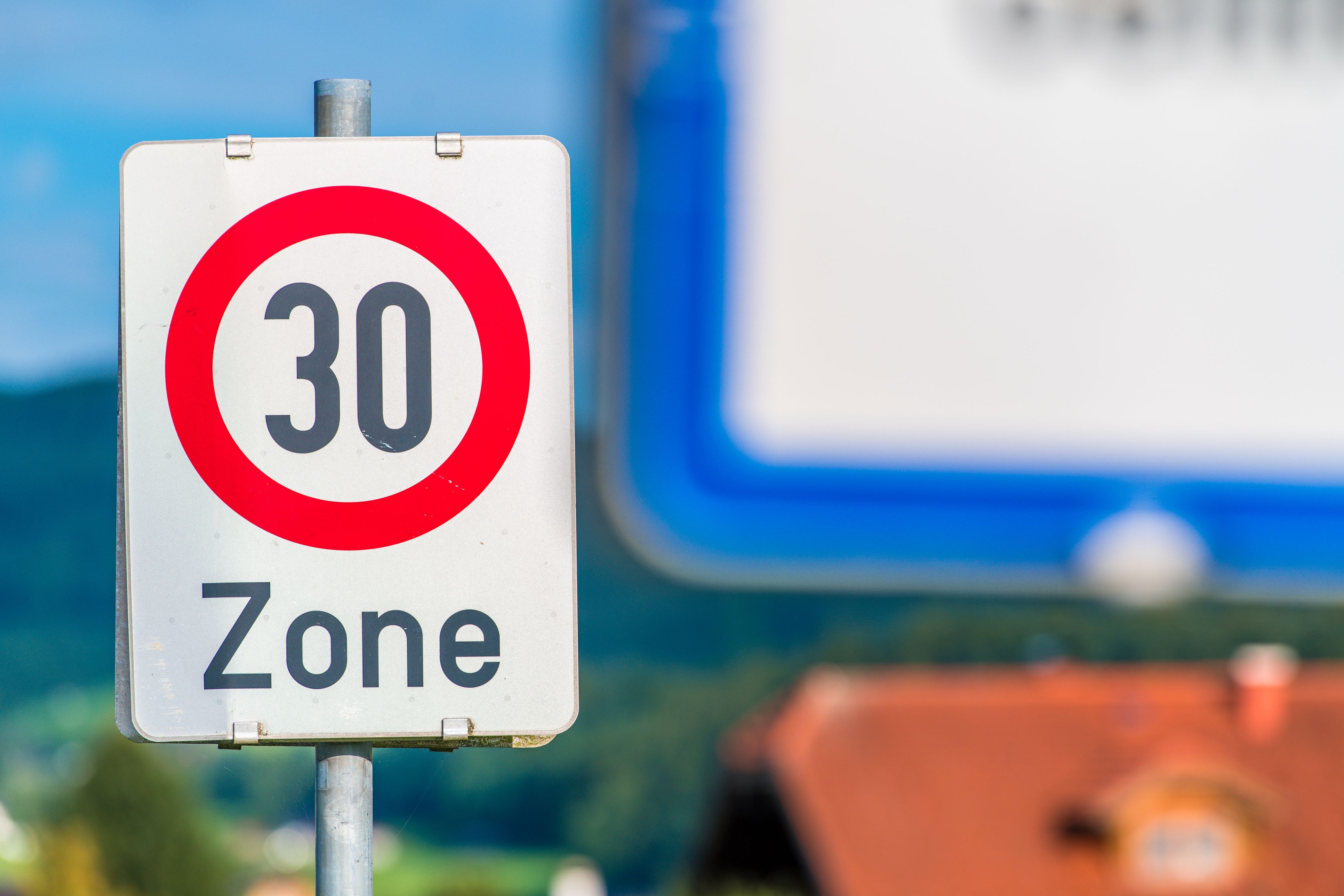 Im Schnitt täglich eine Führerscheinabnahme: Die Tempo-30-Falle (Symbolbild).