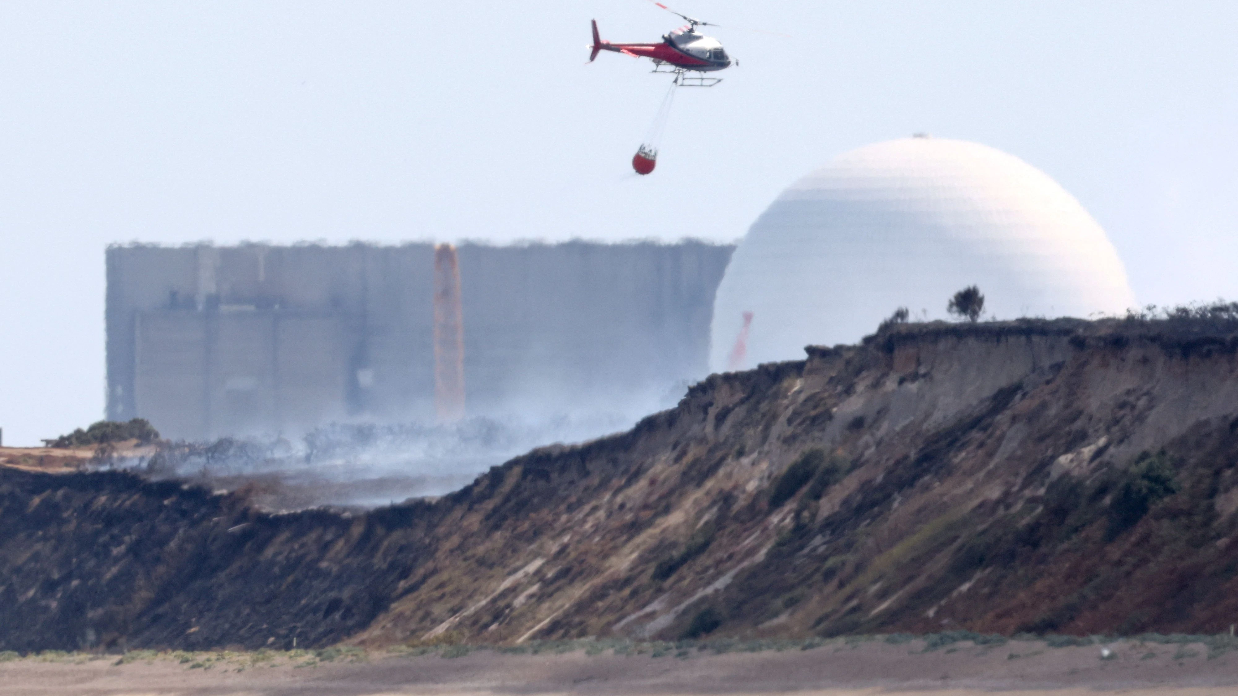 Heute.at - Inferno in England! Waldbrand nähert sich Atomkraftwerk