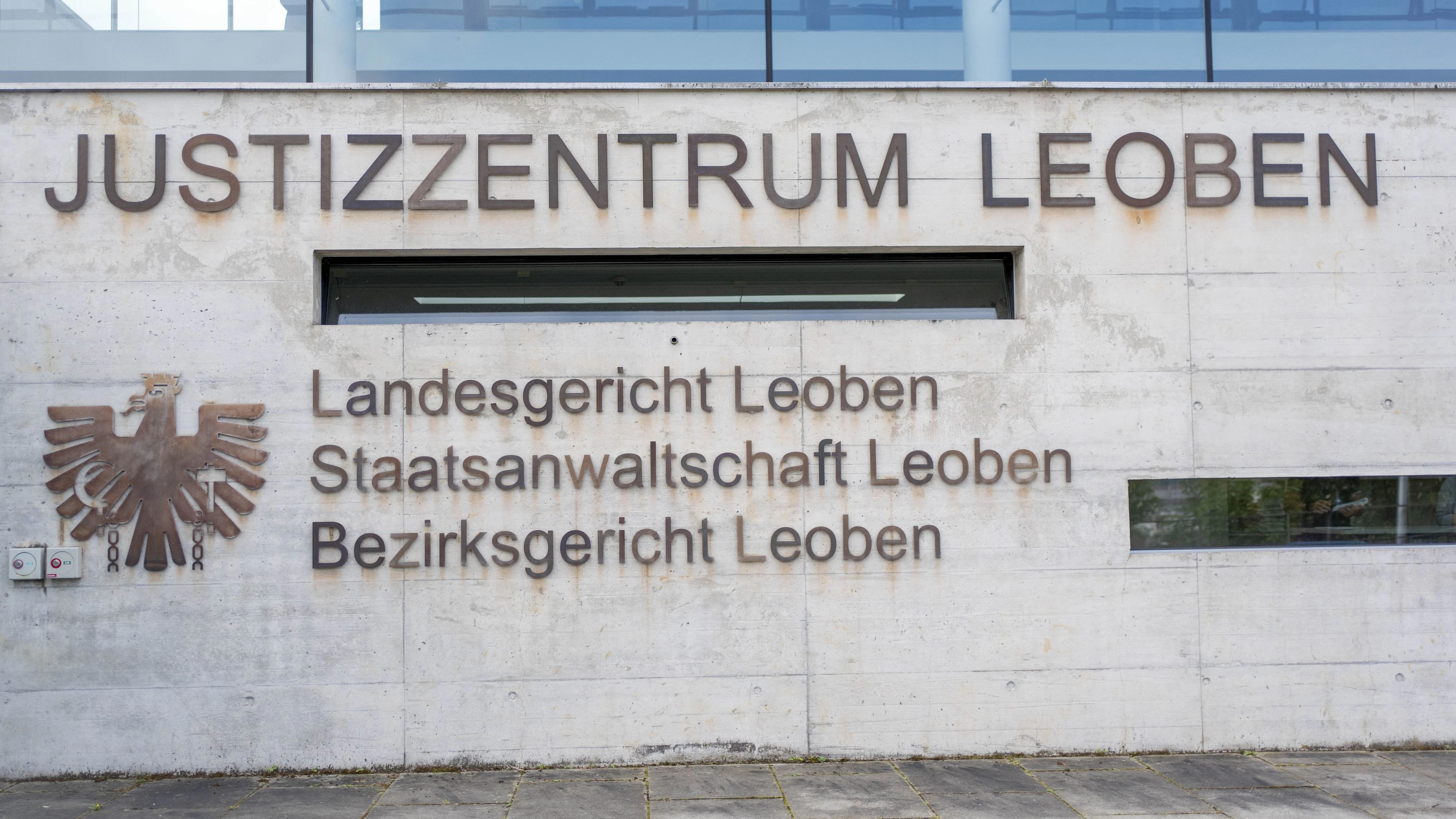 Heute.at - Lassen Sie ihre Kinder in Ruhe – Richterin stinksauer