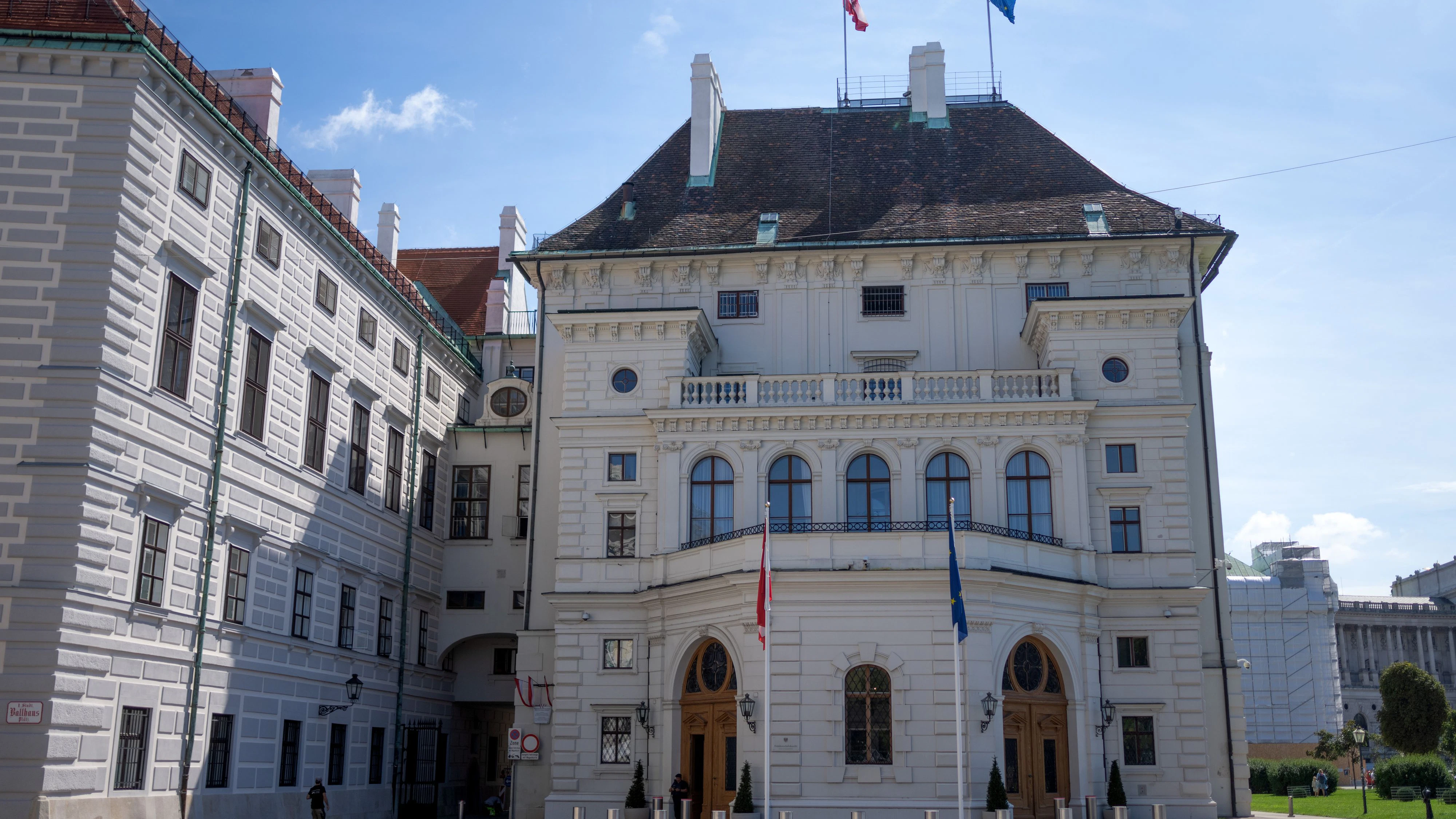 Heute.at - Van der Bellen muss in seinem Amtssitz übersiedeln