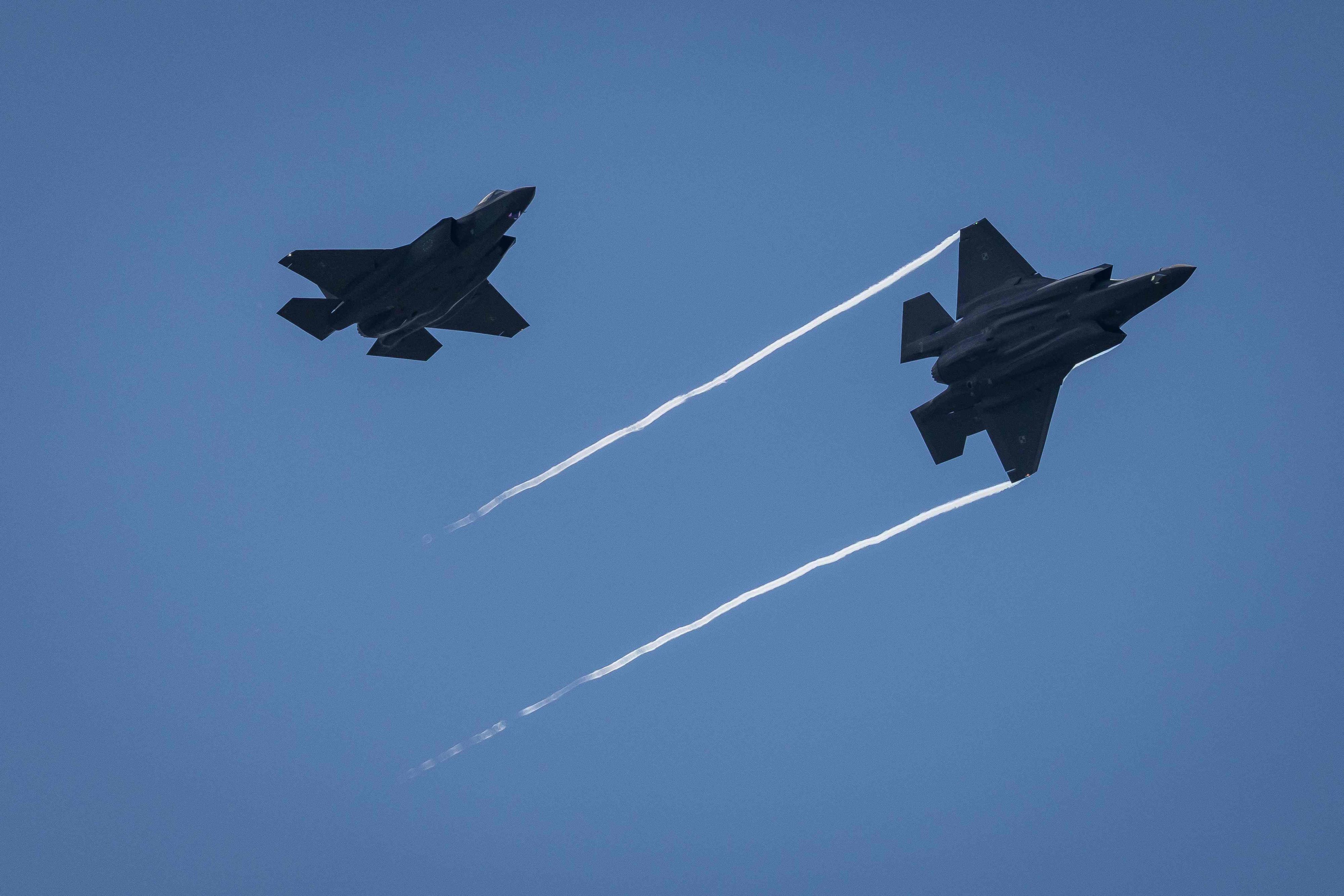 Kampfjets der polnischen Luftwaffe überprüften den Vorfall.