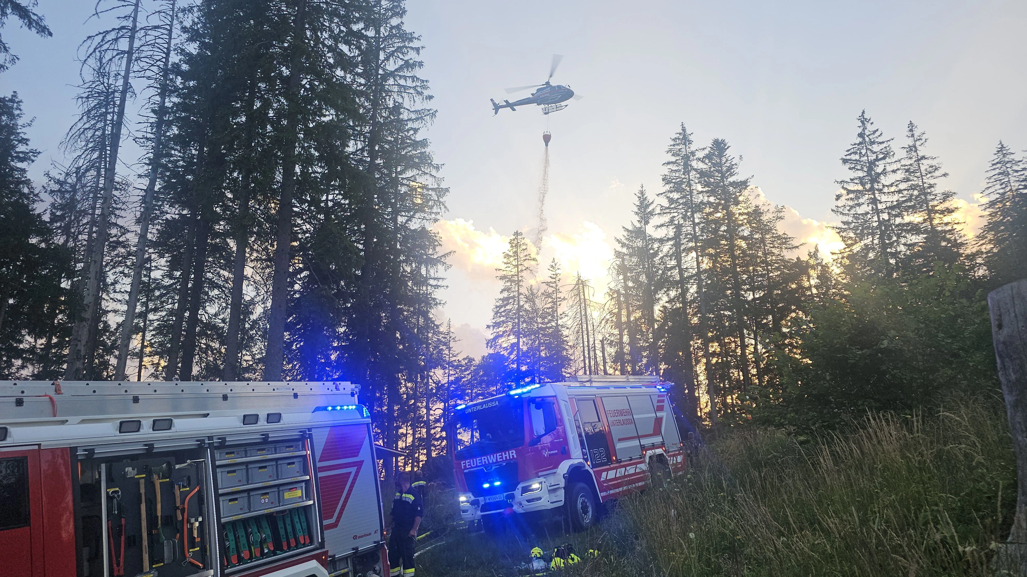 Sechs Tankfahrzeuge brachten laufend Wasser zum Brandort.