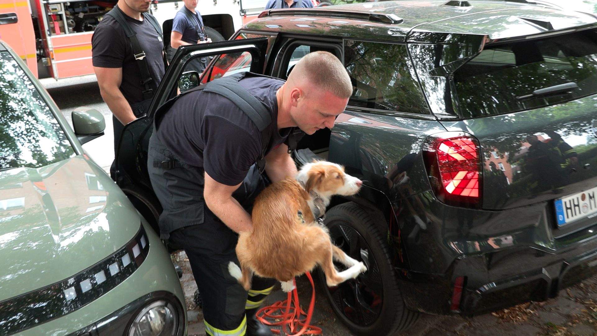 Ein Feuerwehreinsatz in Hamburg-Ottensen ist am Freitagvormittag zum handfesten Streit geworden.