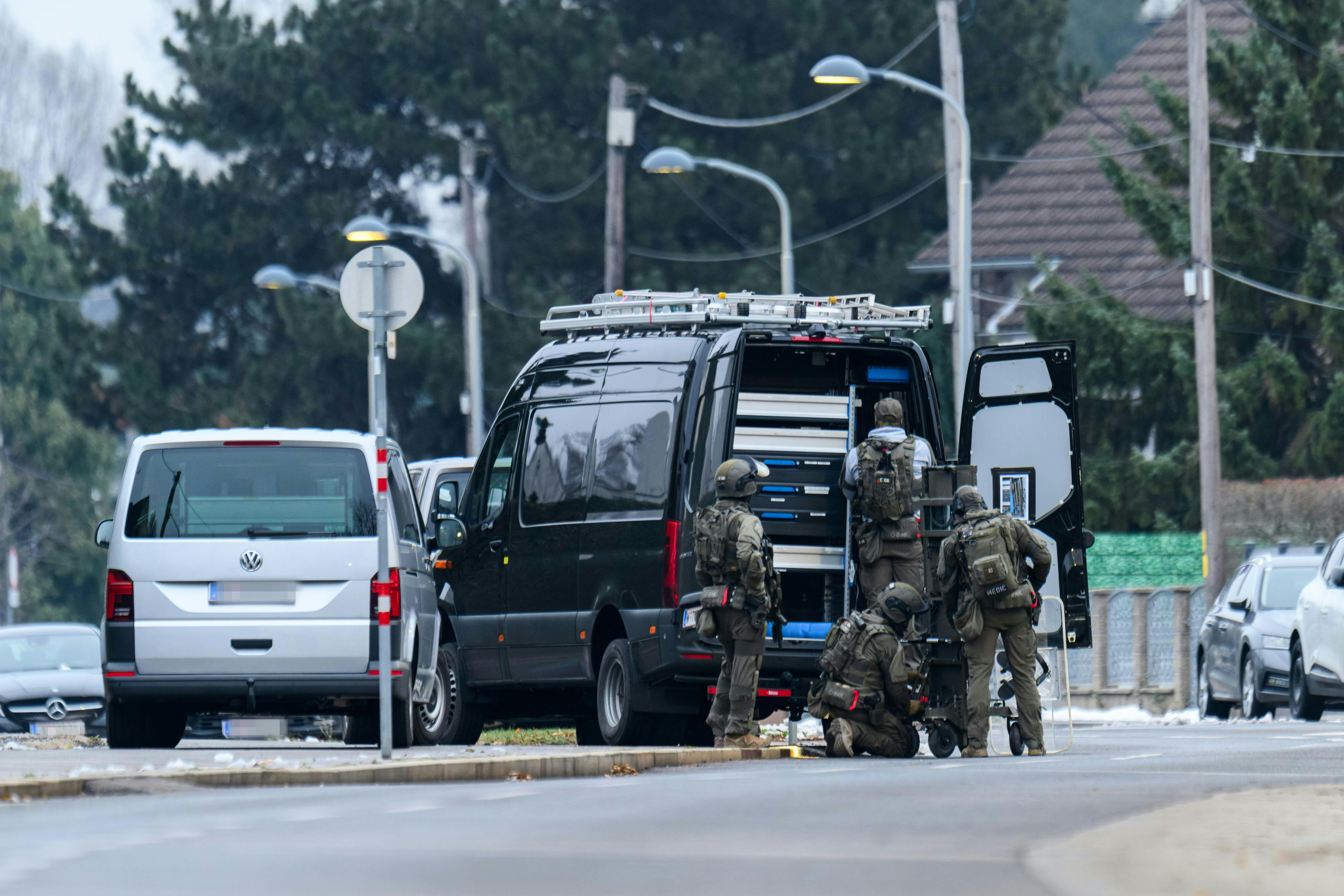 Das Einsatzkommando Cobra stürmte die Wohnadresse und nahm den Jugendlichen fest.