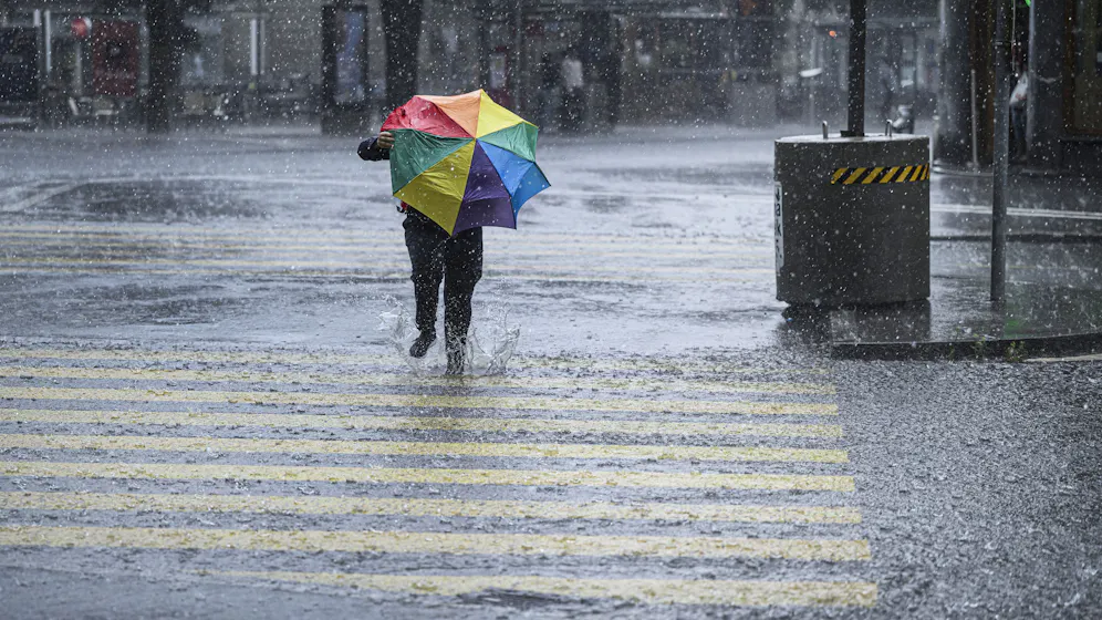 Heute.at - Gewitter mit großen Regenmengen krachen in Österreich