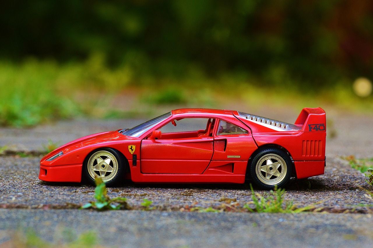 Roter Luxus-Flitzer Ferrari