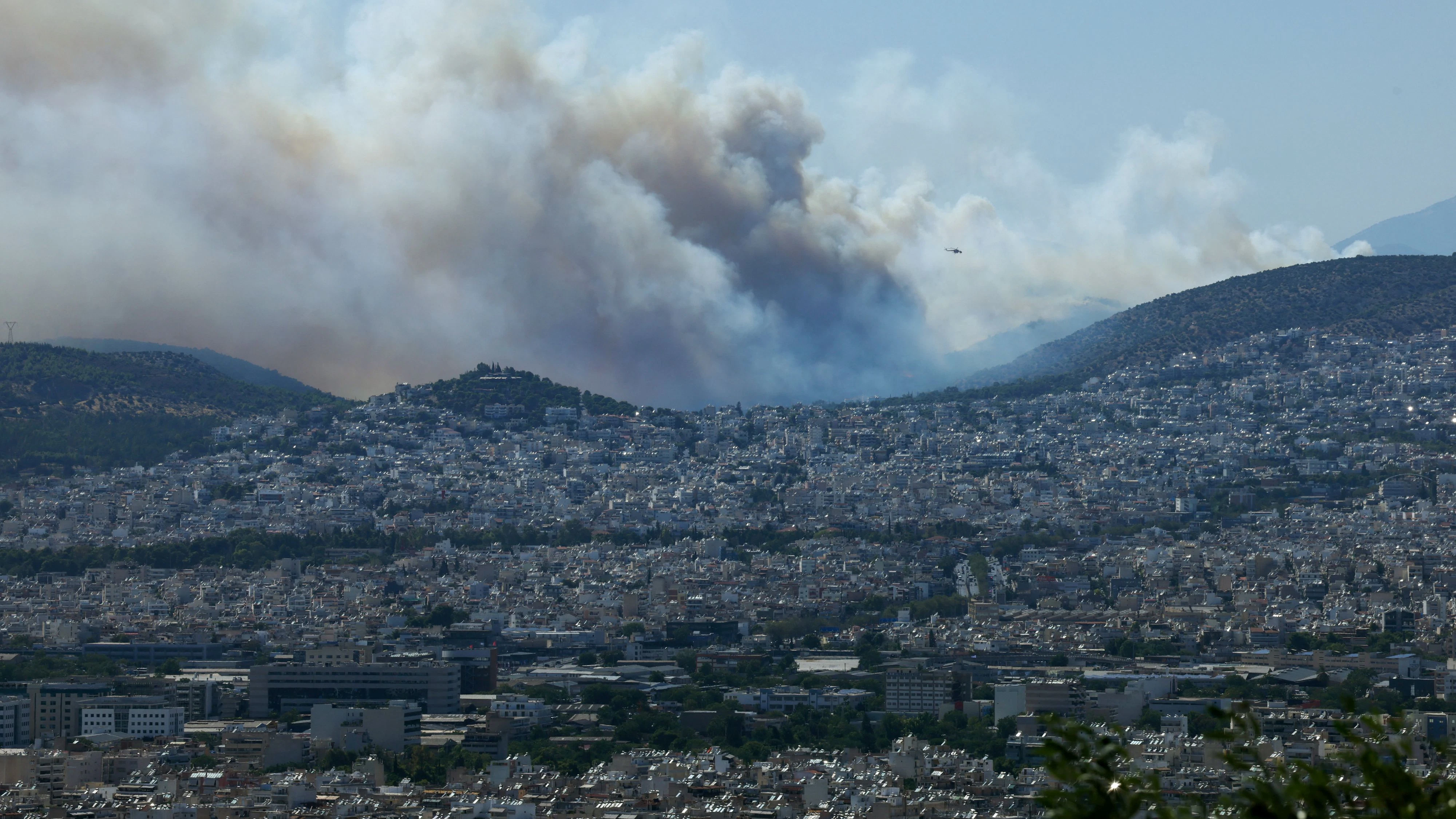 Heute.at - Feuer vor Athen – Behörden schicken Evakuierungswarnung