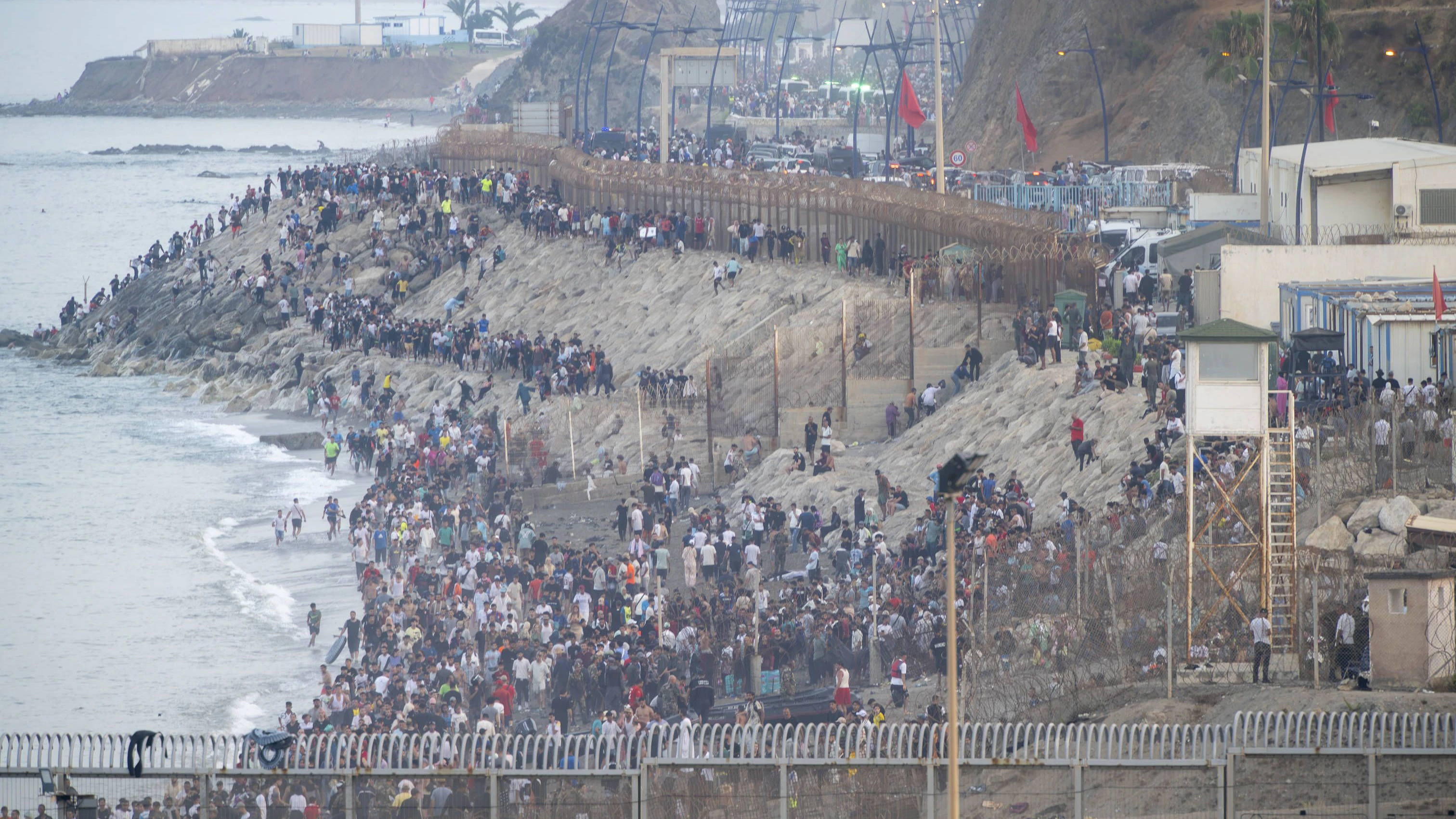 Heute.at - Fotos, Videos: So massiv ist der Ansturm auf Ceuta